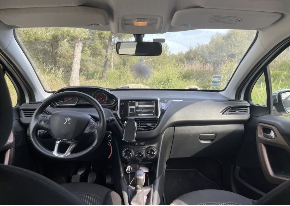 Peugeot 208 avec GPS