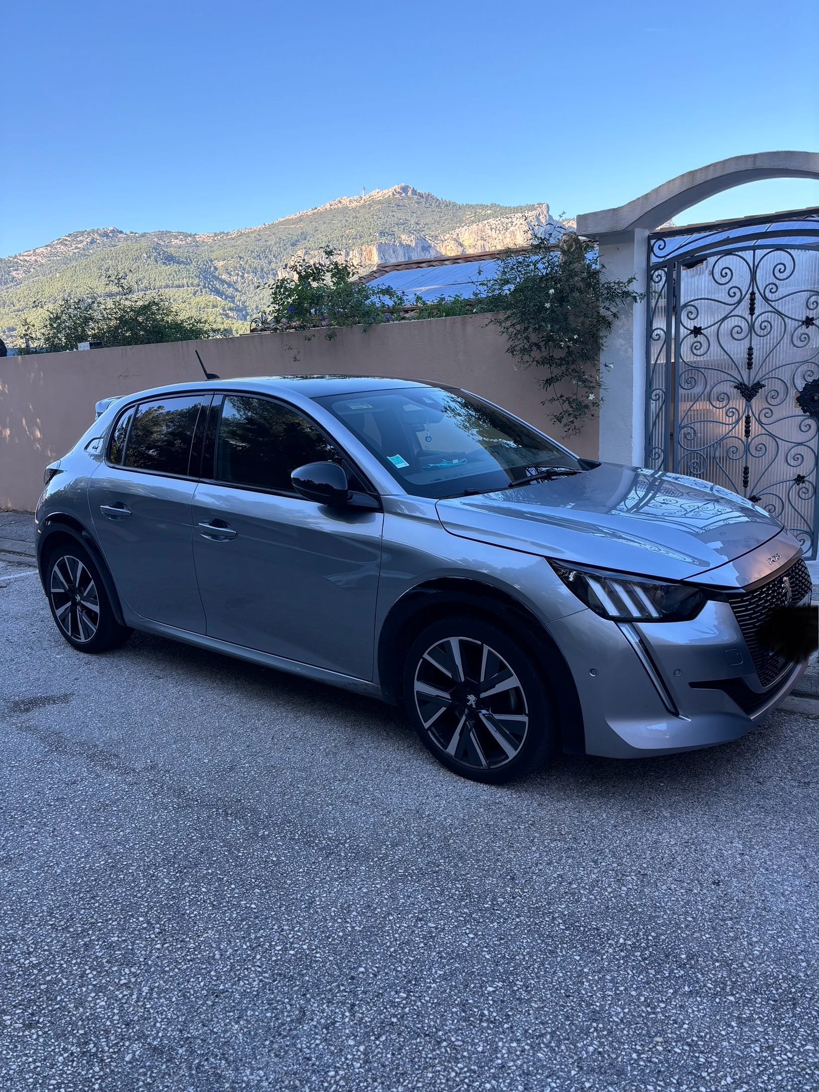 Peugeot 208 GT Line 1.2 puretech avec Climatisation