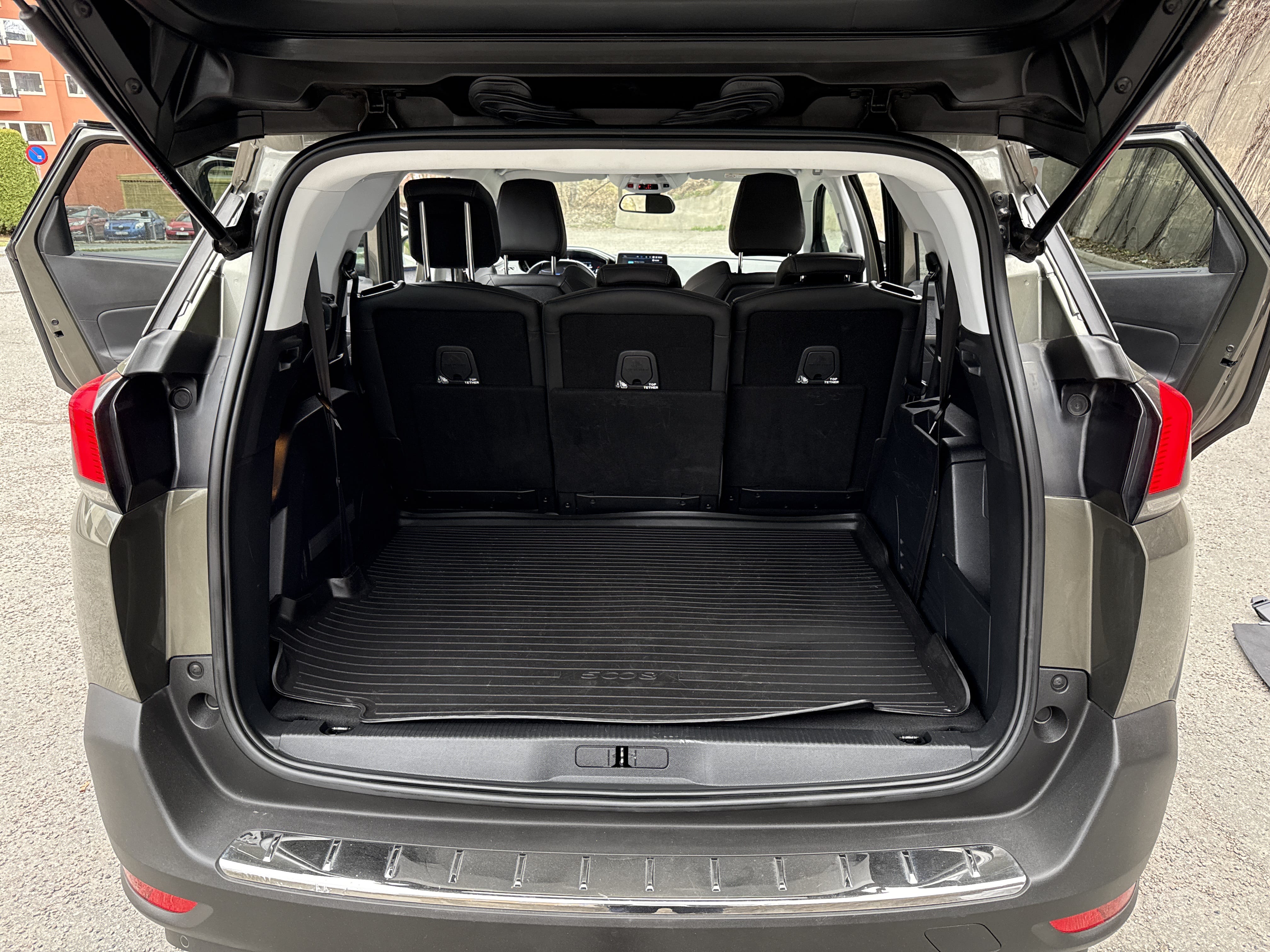Peugeot 5008 med Babysete