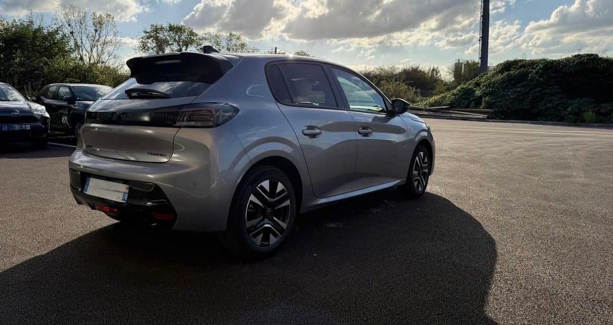 Peugeot 208