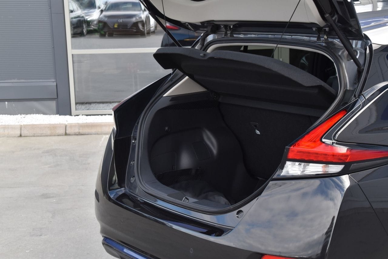 Nissan Leaf 40kwh met GPS