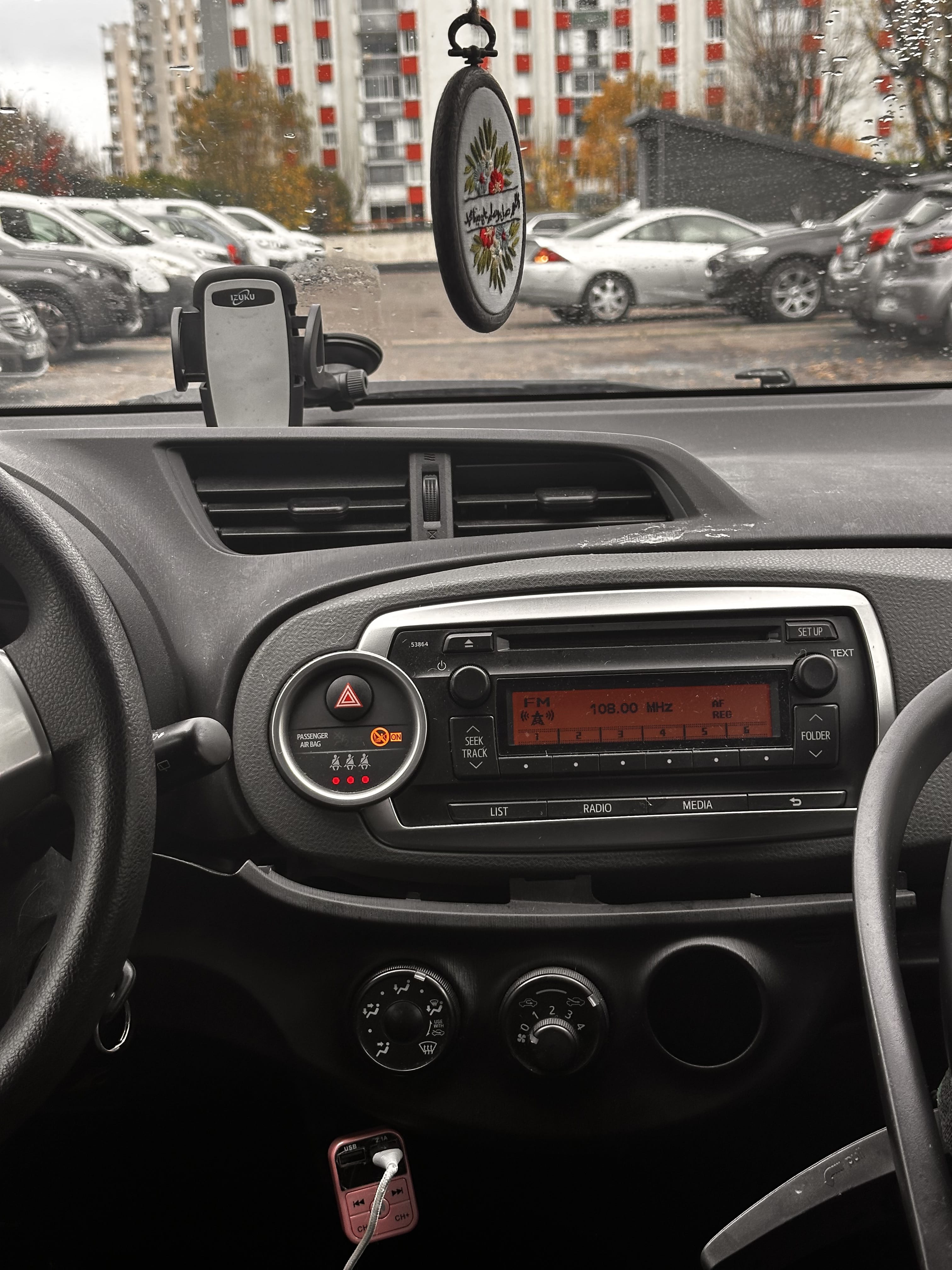 Toyota Yaris avec Chaines