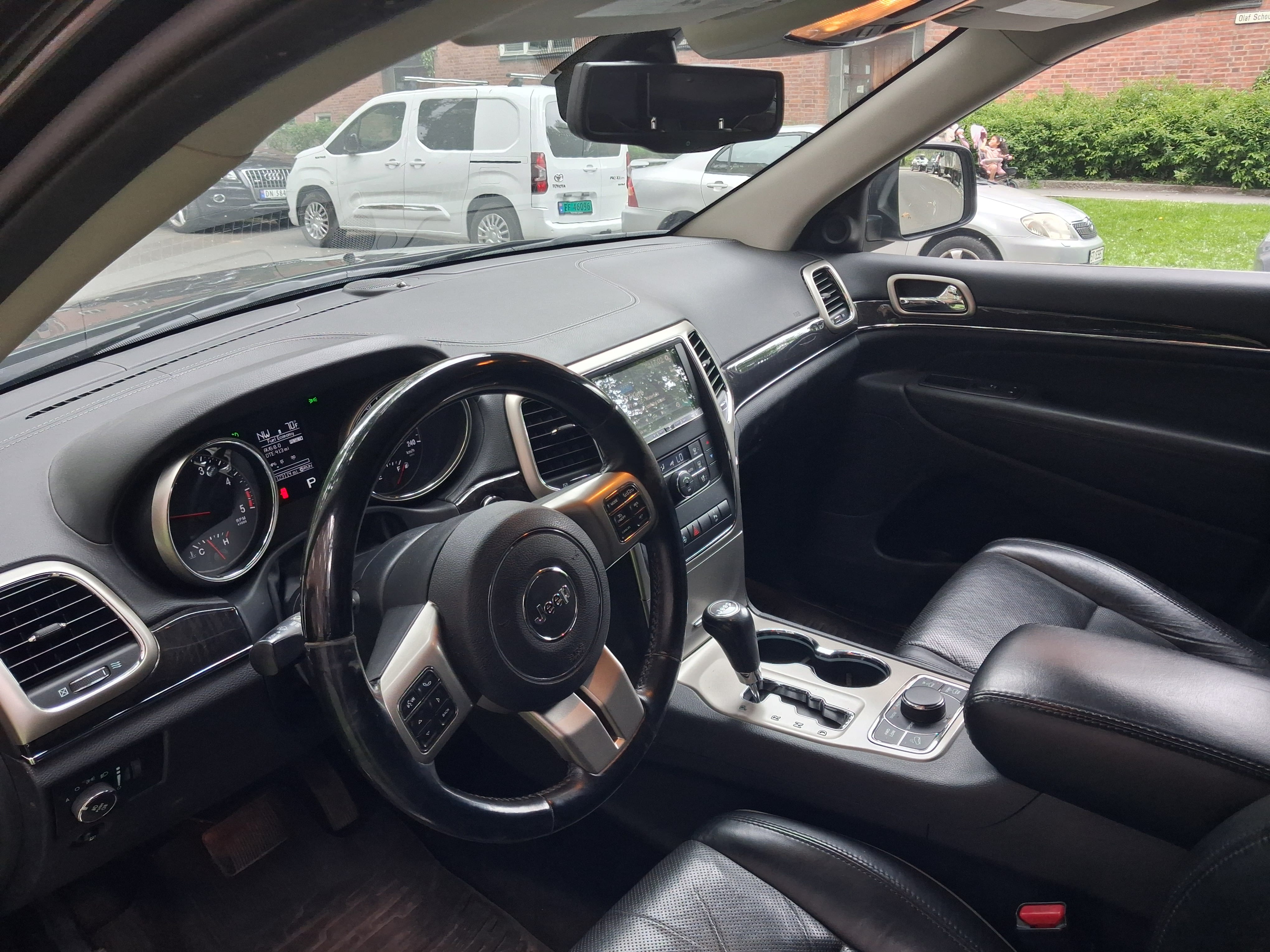 Jeep Grand Cherokee with GPS