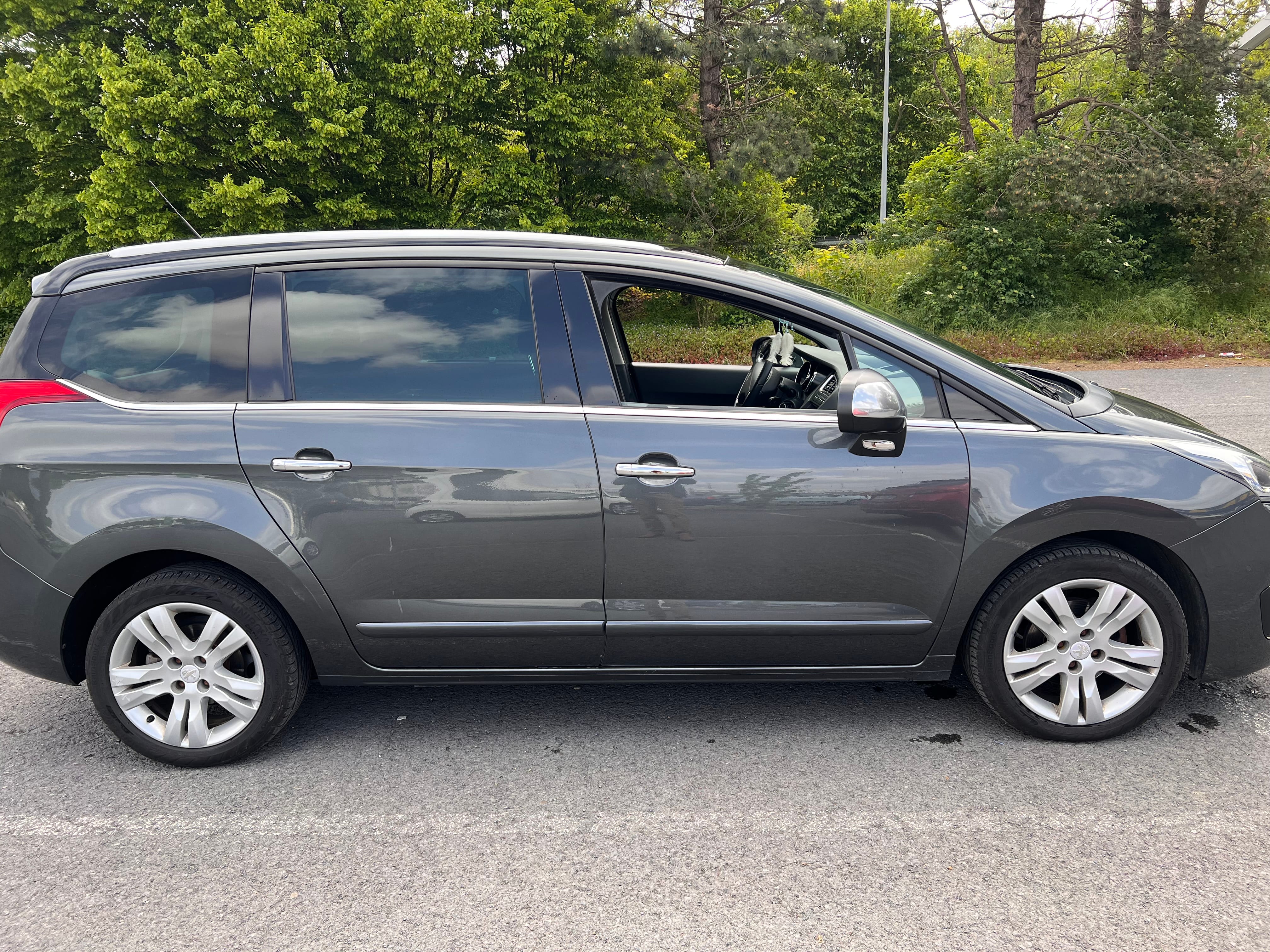Peugeot 5008 avec Climatisation