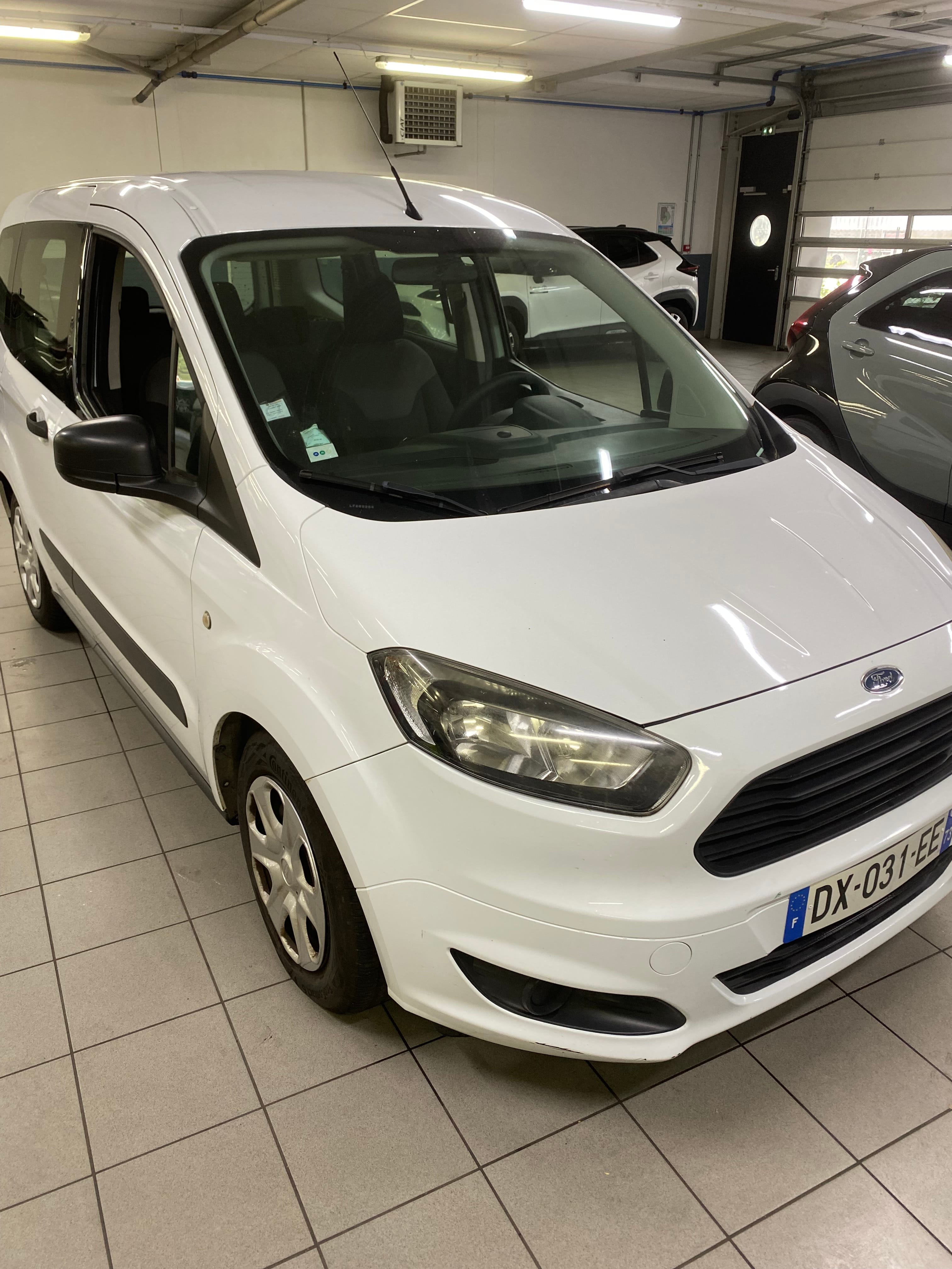 Ford Tourneo Courier, 2015, Essence 95