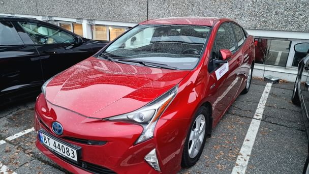 Toyota Prius 1,8 Hybrid, Automat, hengerfeste, perfekt for korte og lange kjøreturer., 2016, Blyfri 95 / Elektrisk (hybrid), automatisk