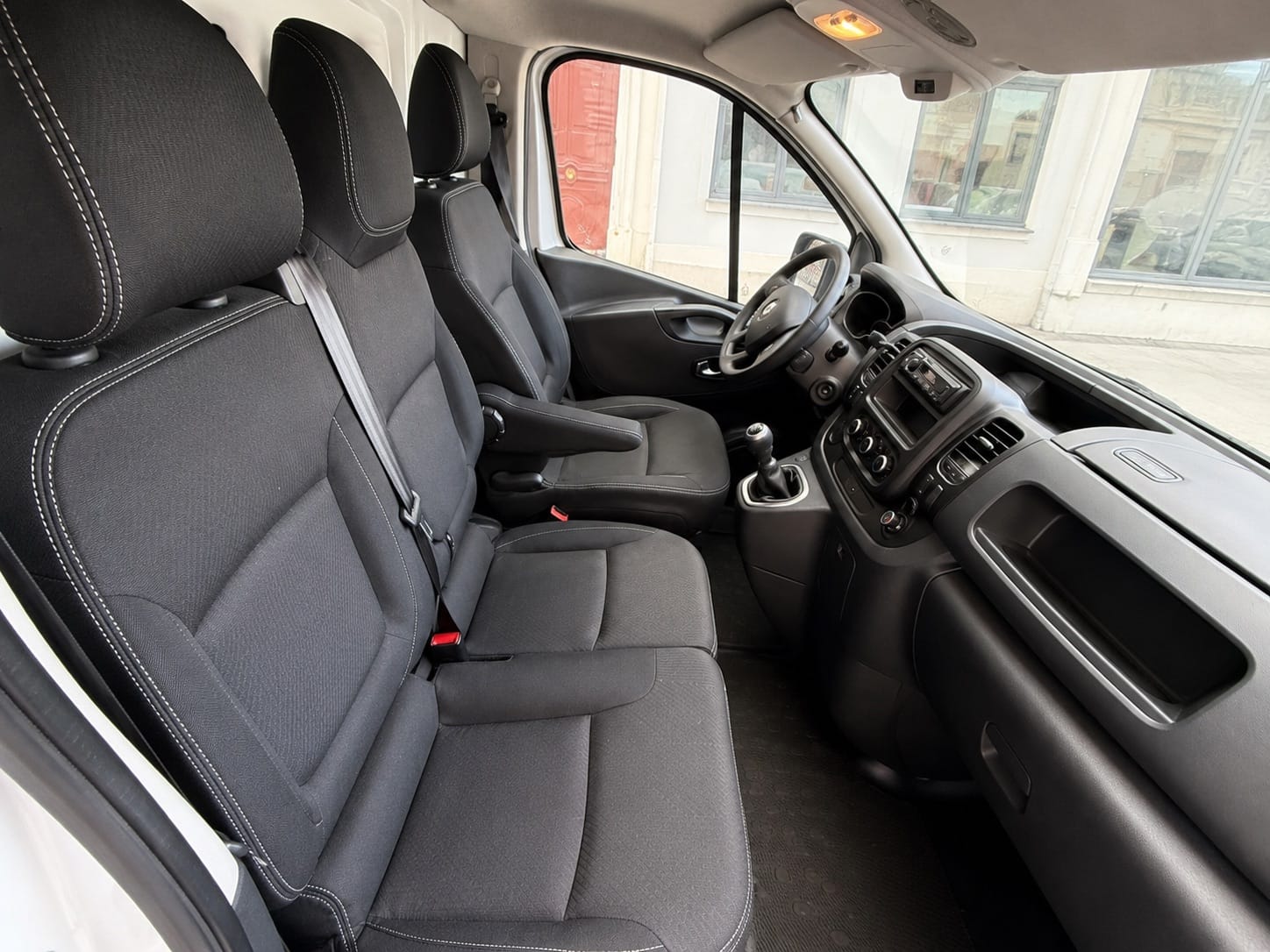 Renault Trafic avec Autoradio