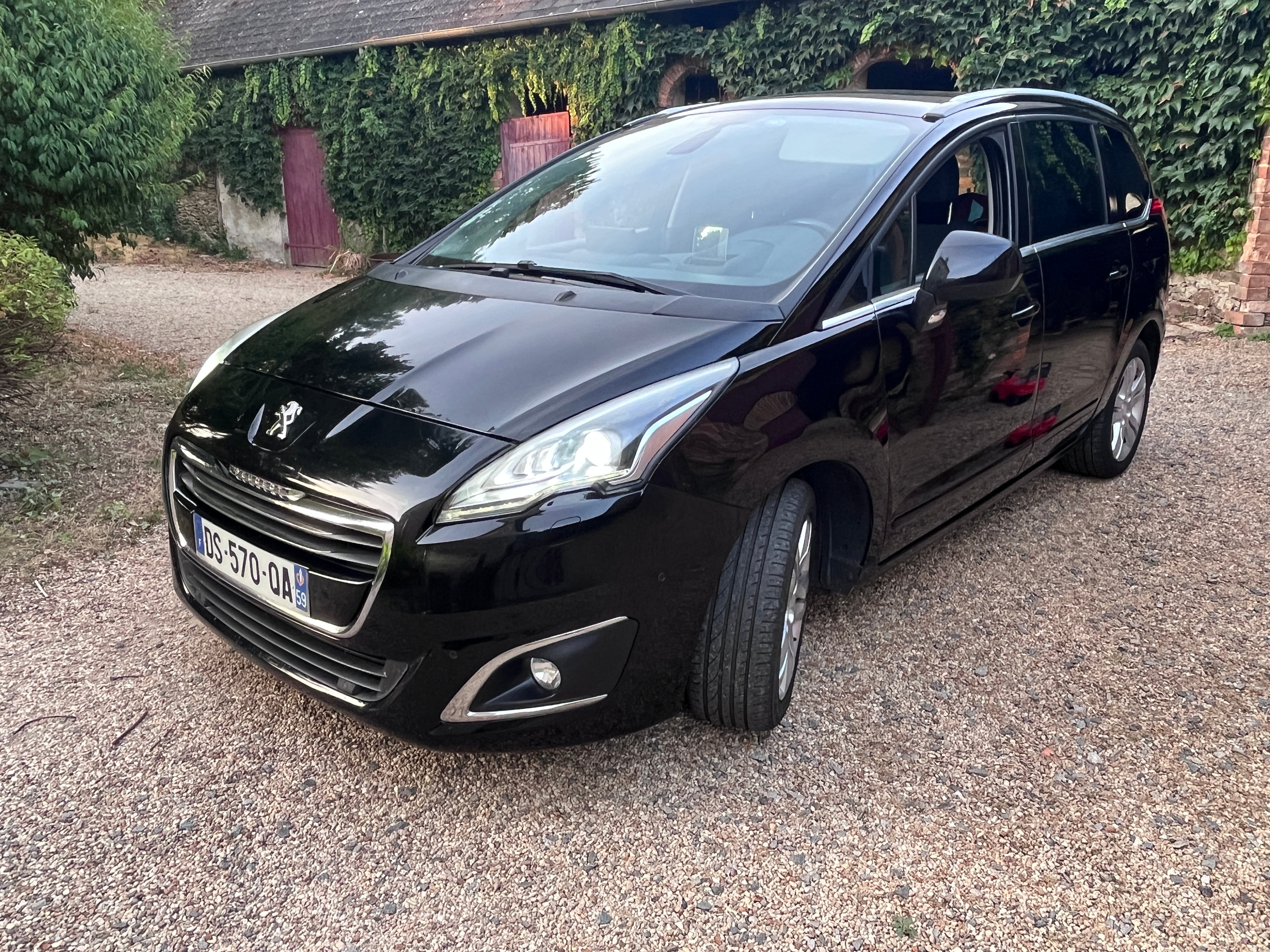 Peugeot 5008, 2015, Diesel, automatique