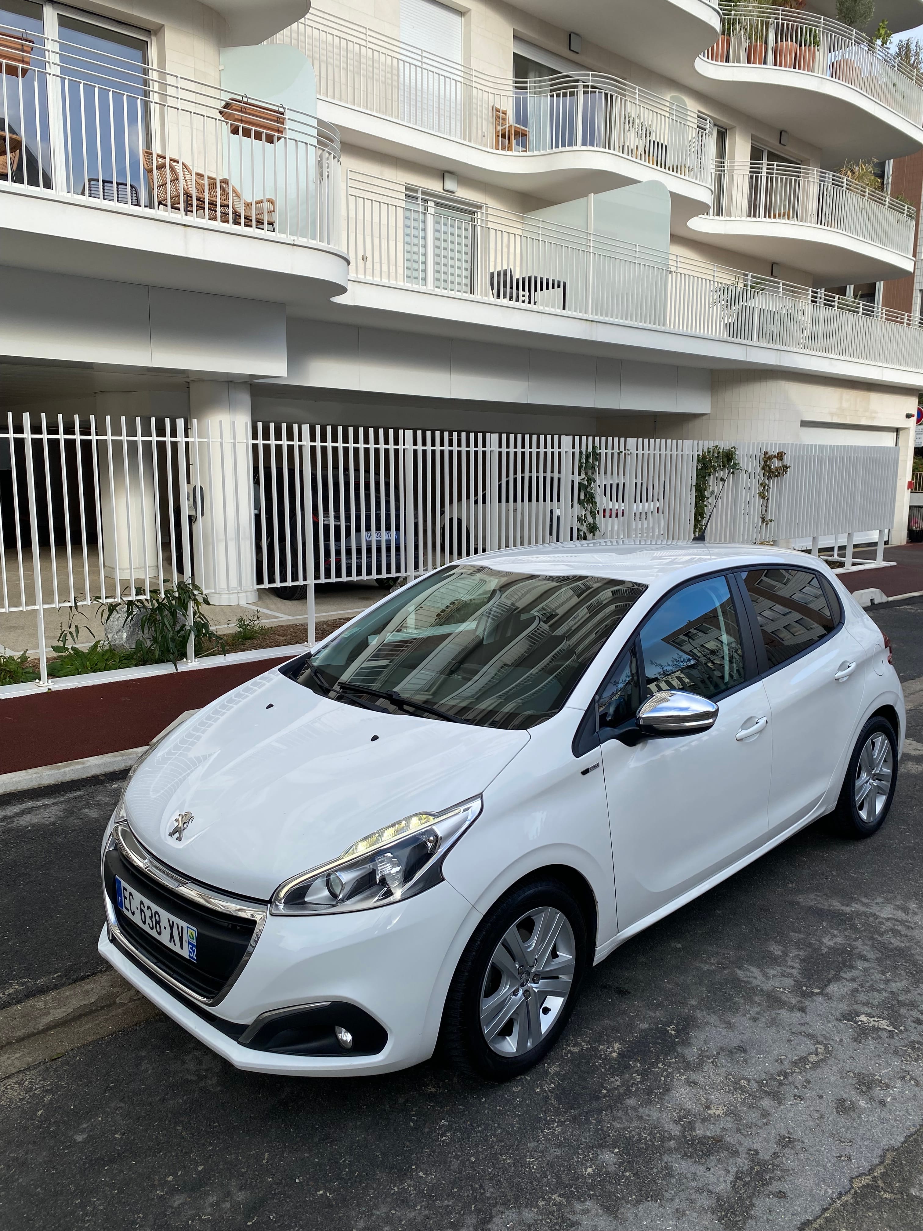 Peugeot 208, 2016, Essence 95