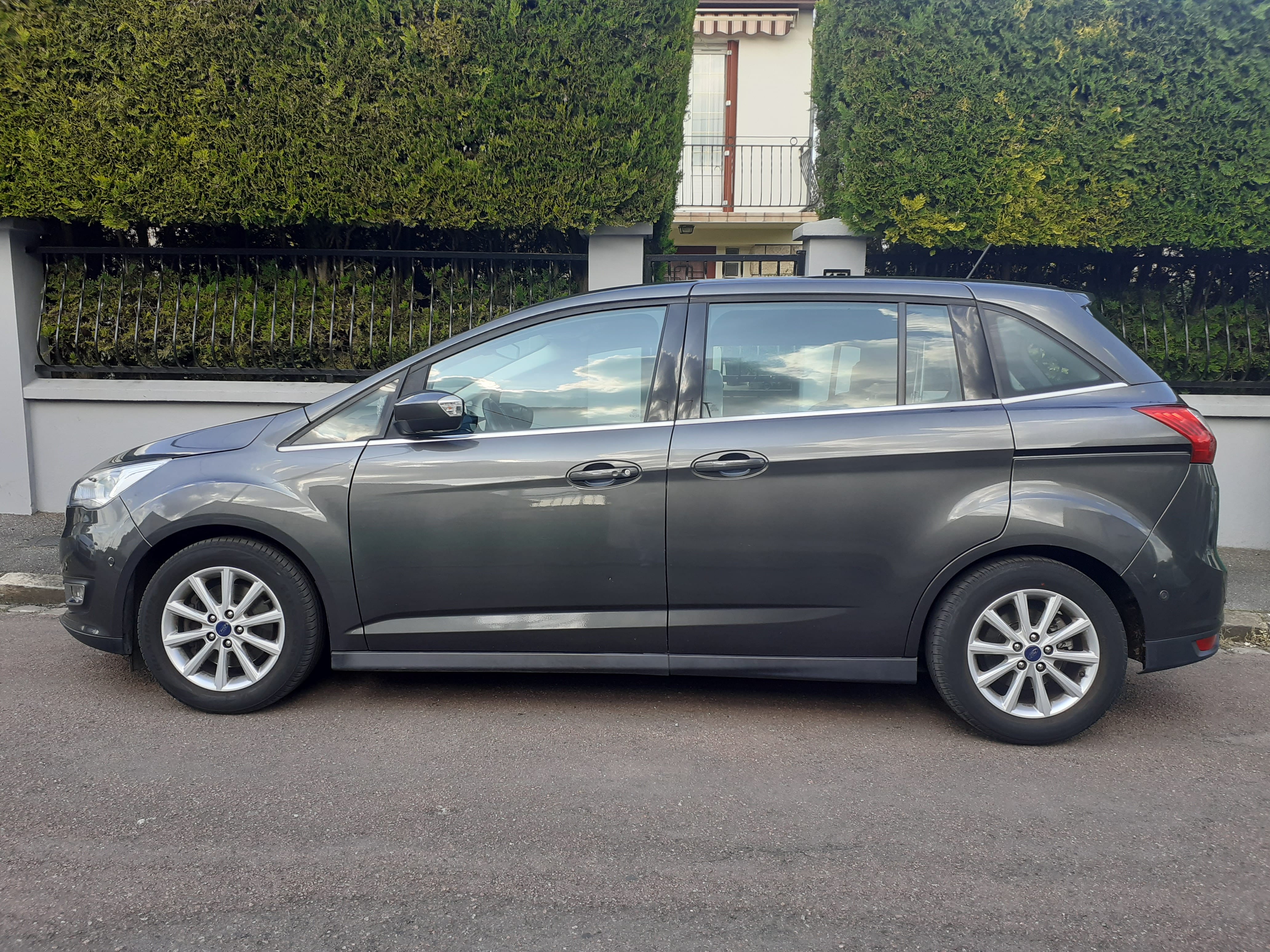 Ford Grand C-Max avec Climatisation