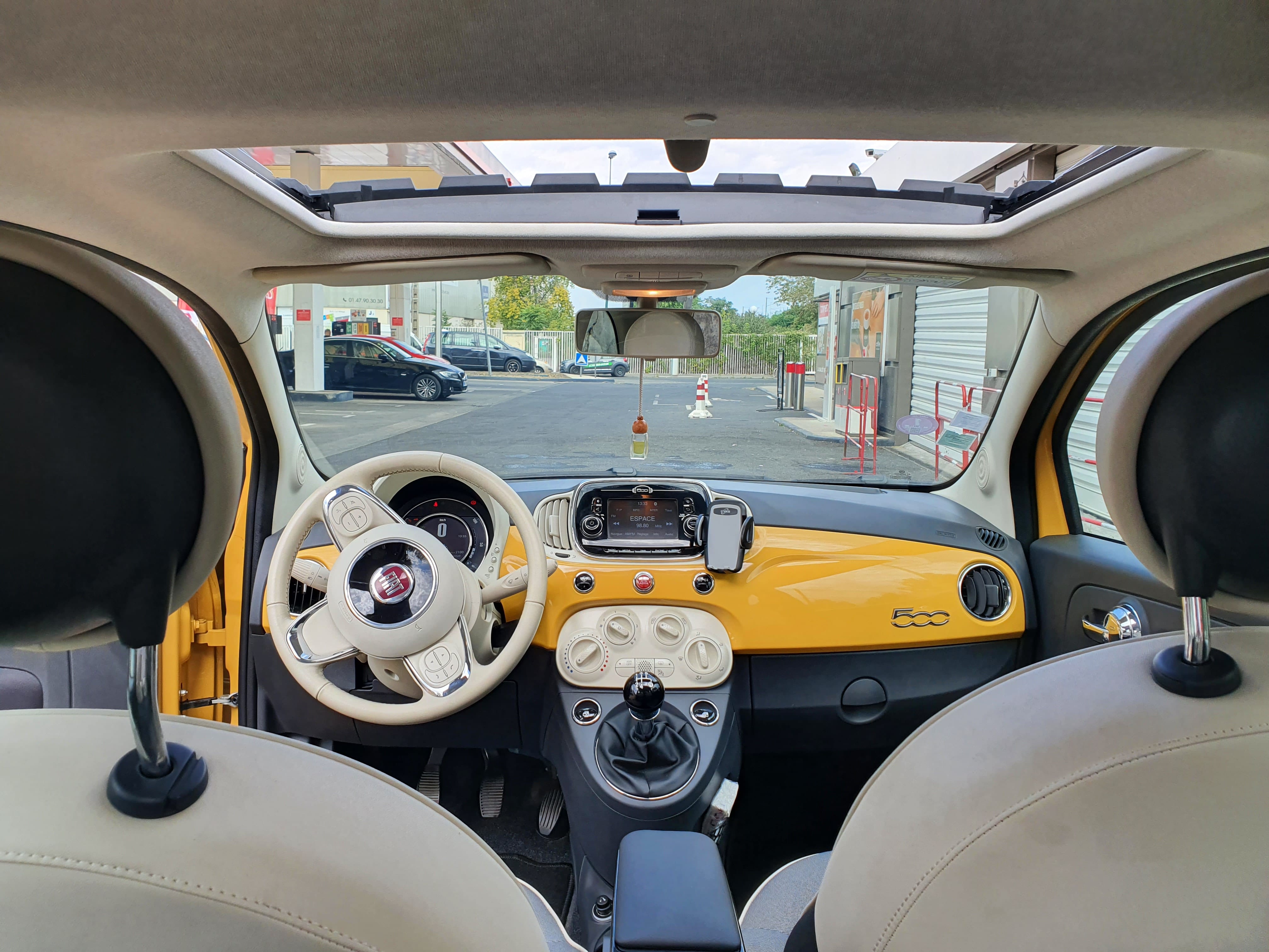 Fiat 500 toit panoramique et ouvrant avec Audio Bluetooth