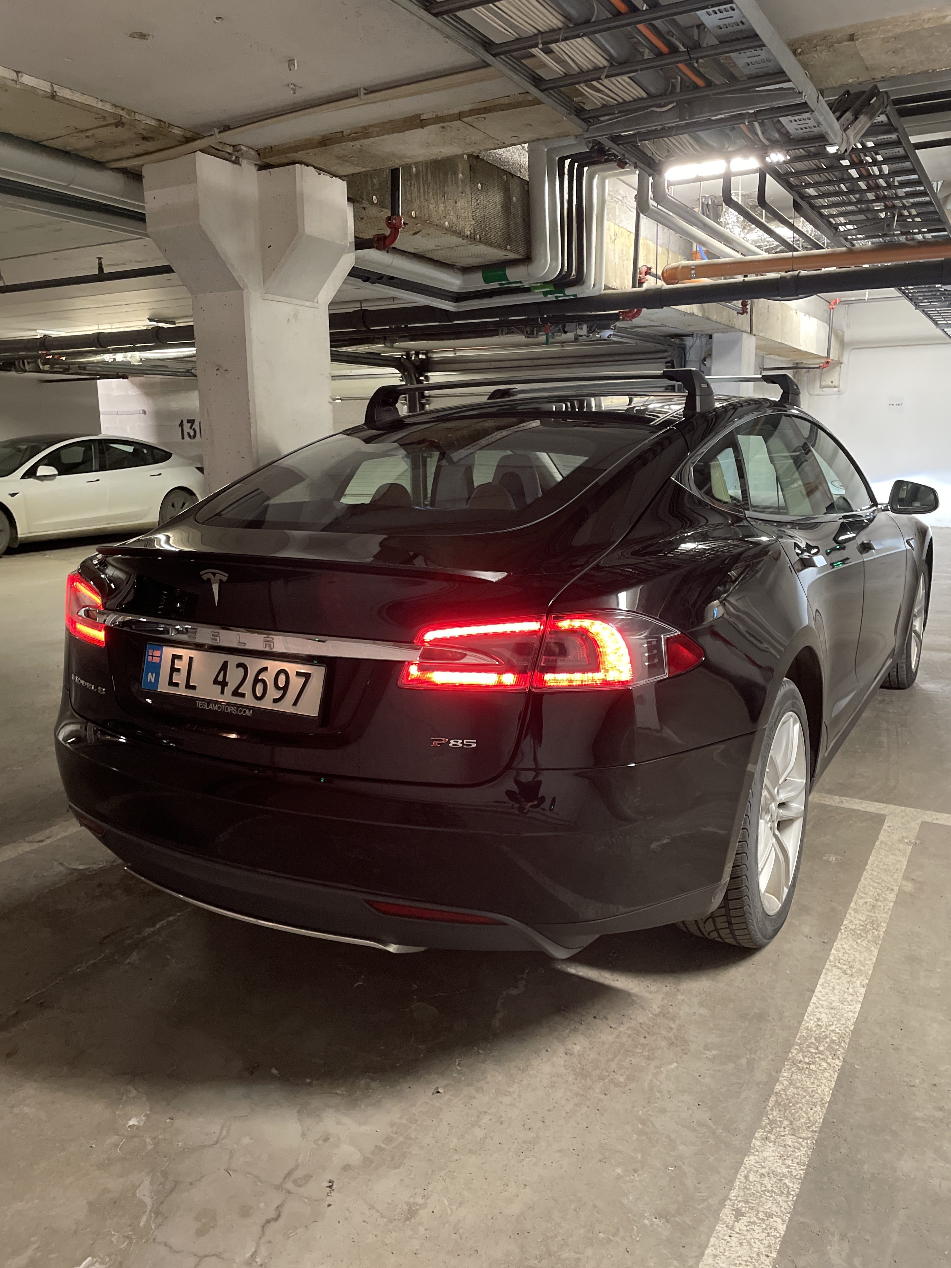 Tesla Model S P85 with GPS