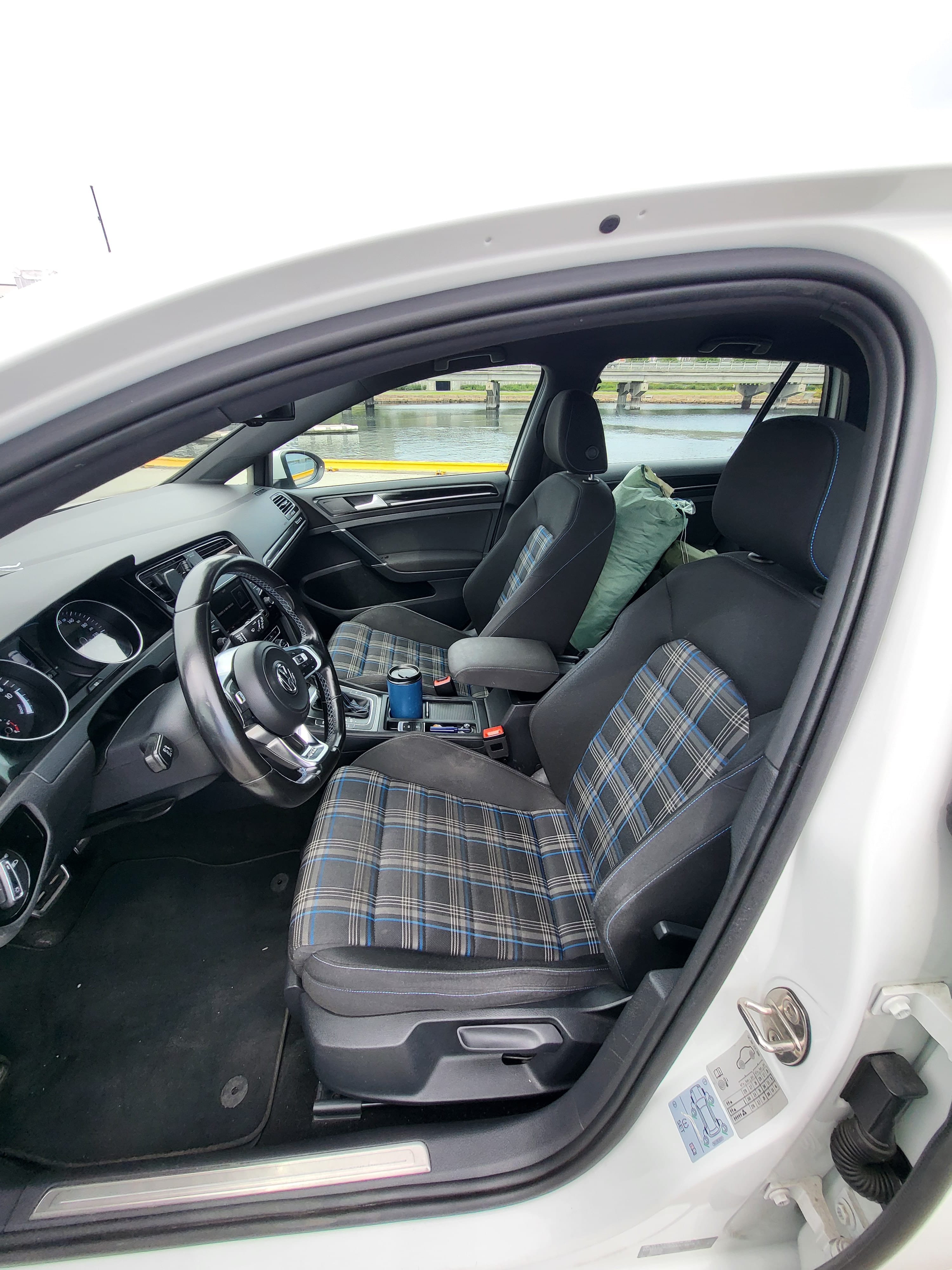 Volkswagen Golf GTE med Bluetooth audio