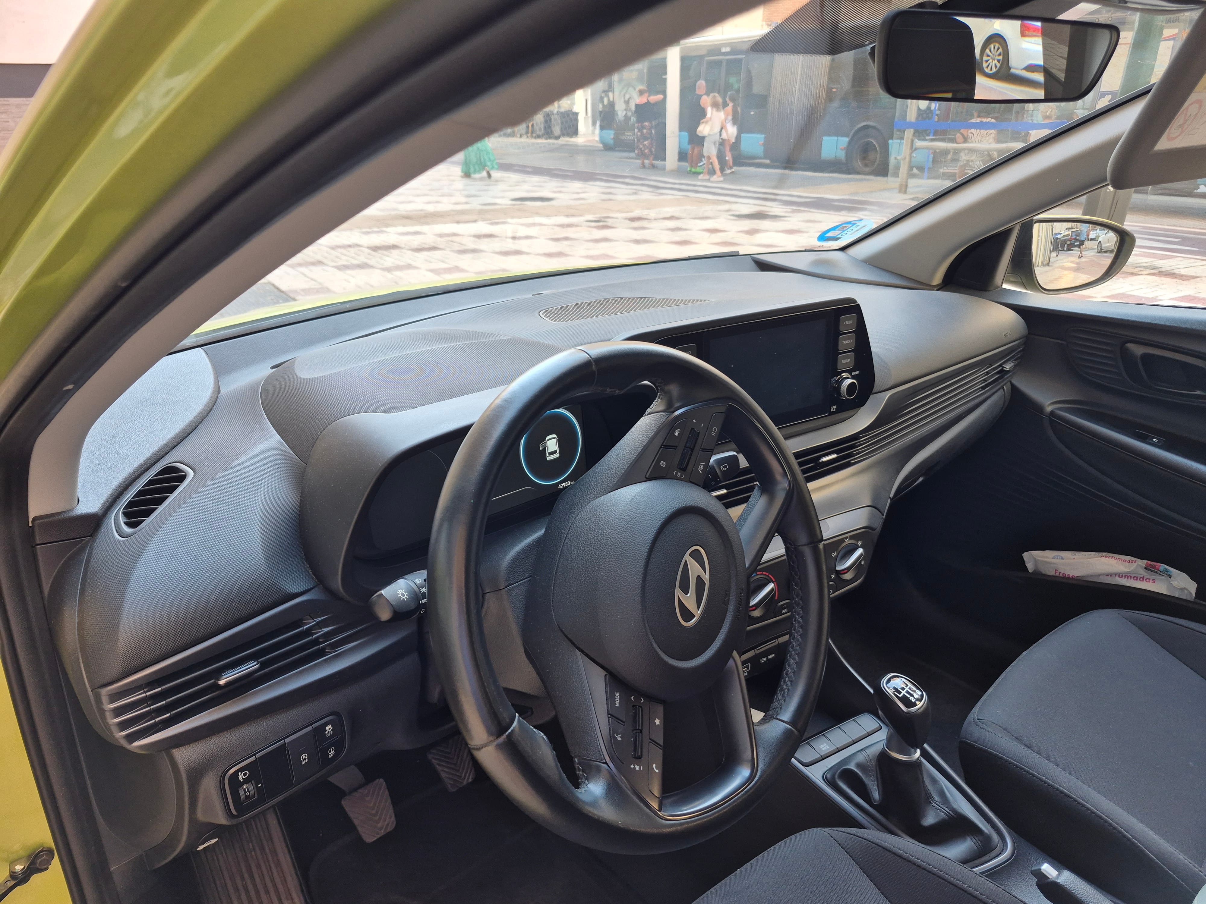Hyundai i20, 2024, Gasolina 95 / Eléctrico (híbrido)