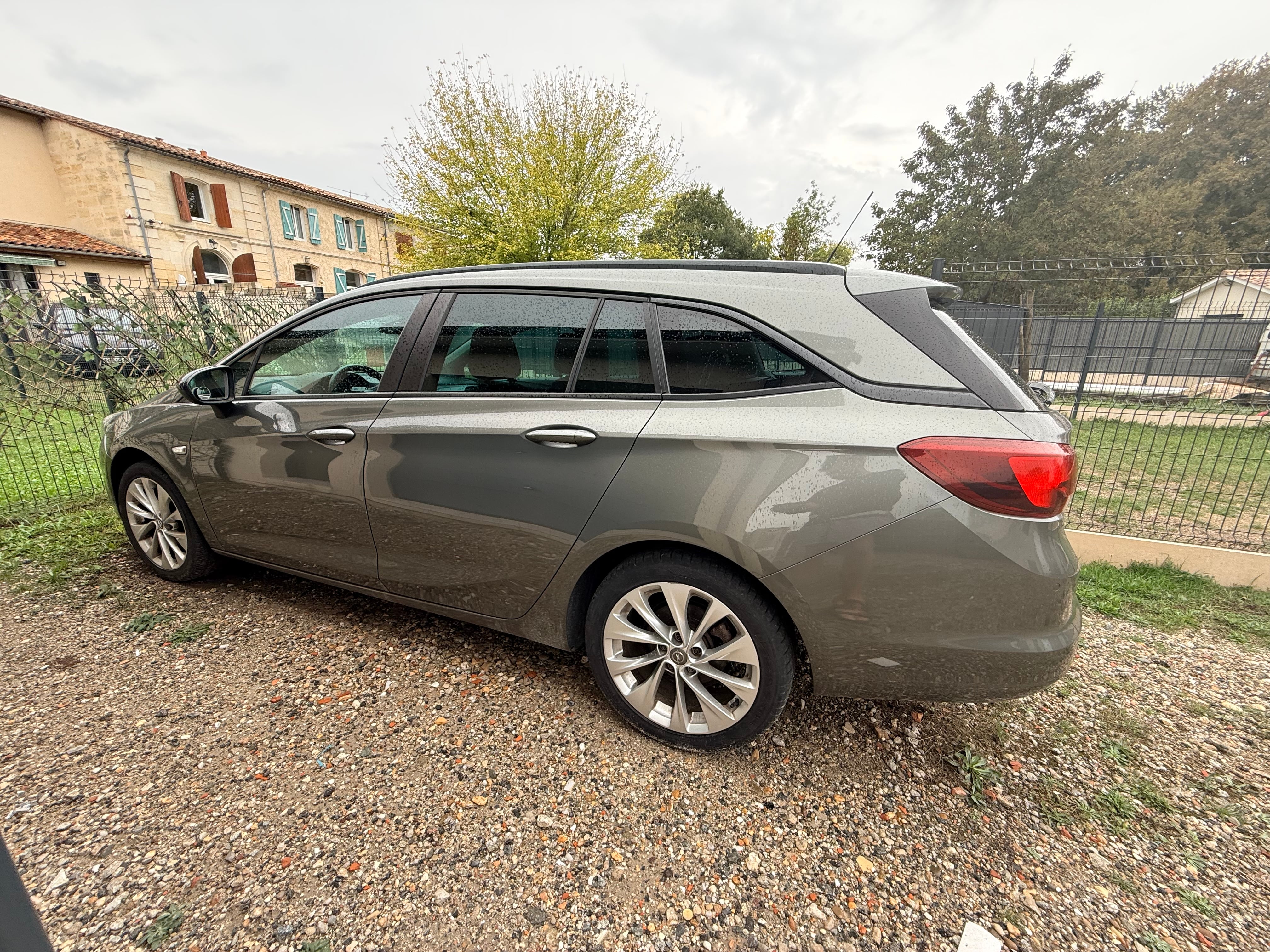 Opel Astra Break avec Climatisation