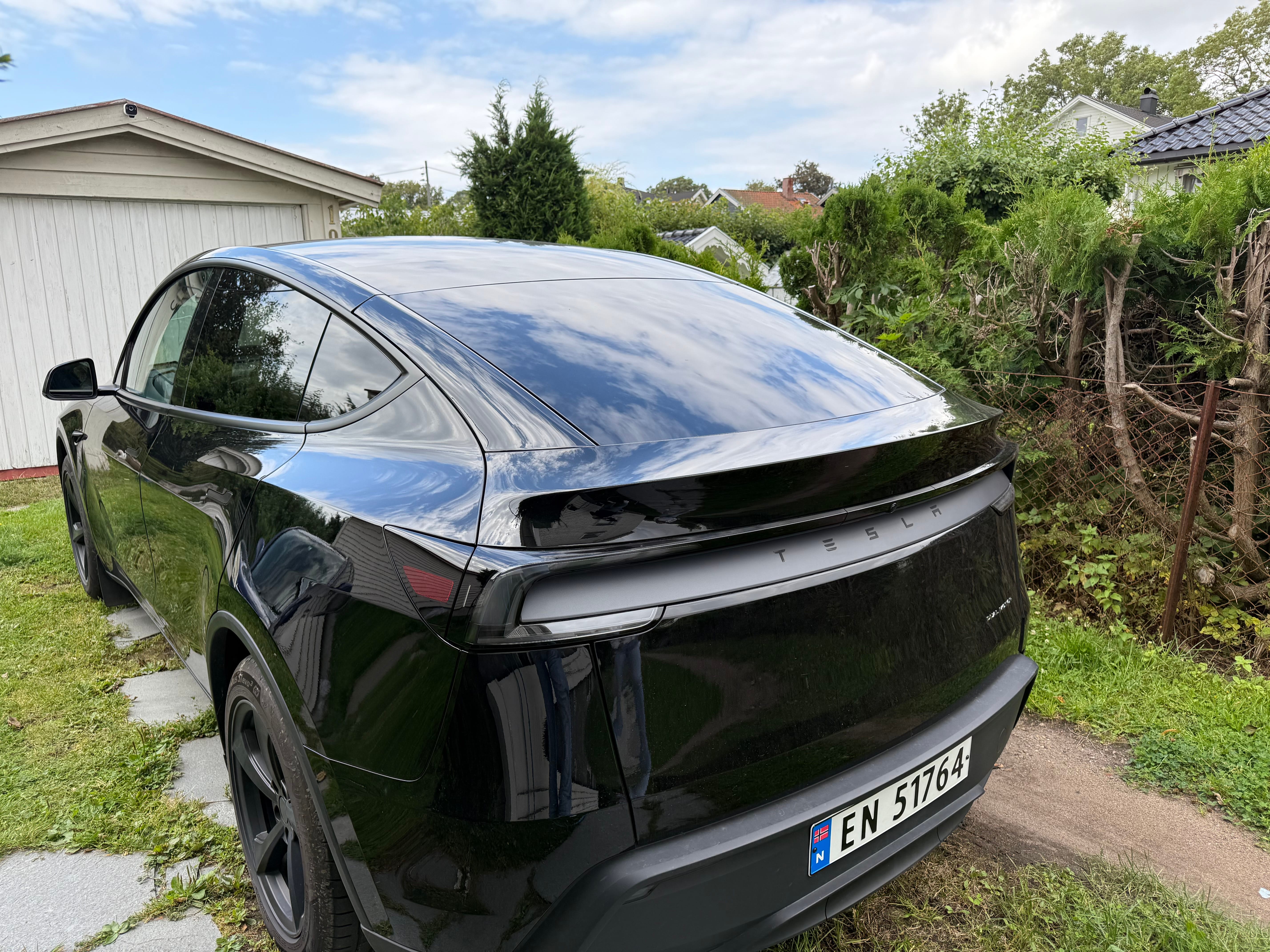 Tesla Model Y Long Range med GPS