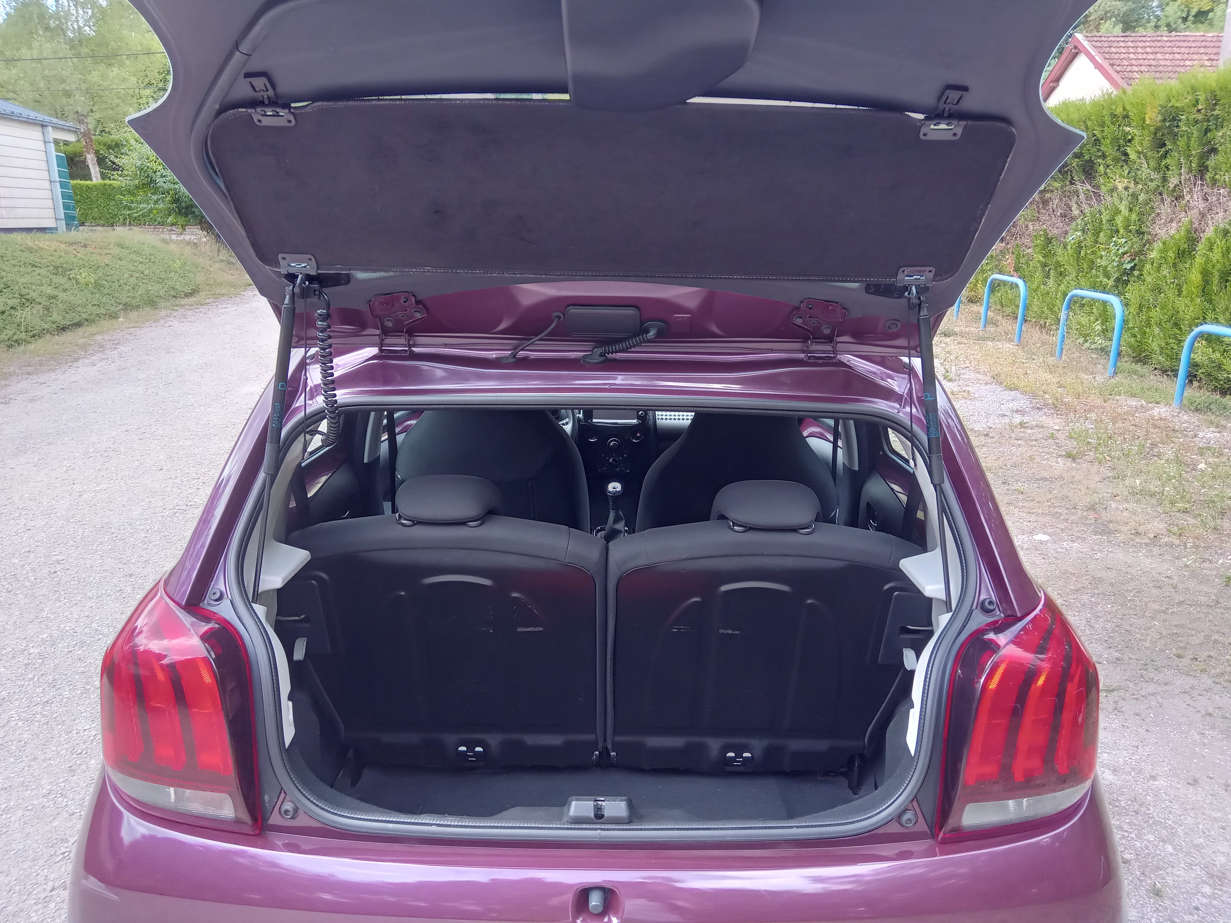 Peugeot 108 avec Autoradio