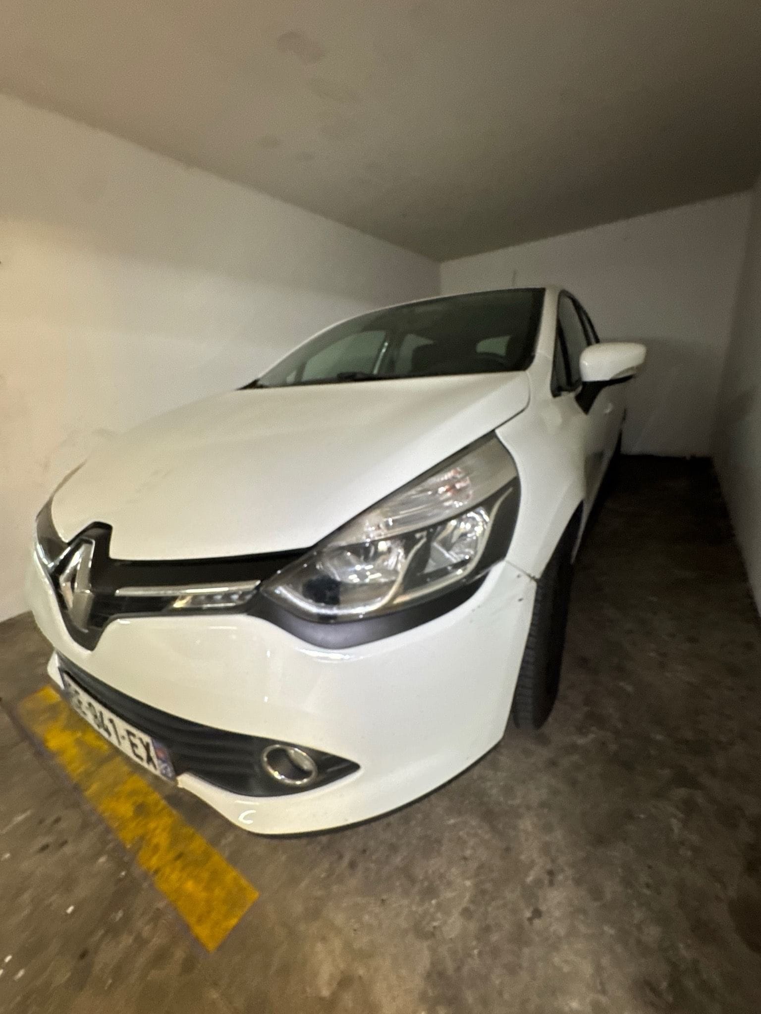 Renault Clio EE941EX avec Climatisation