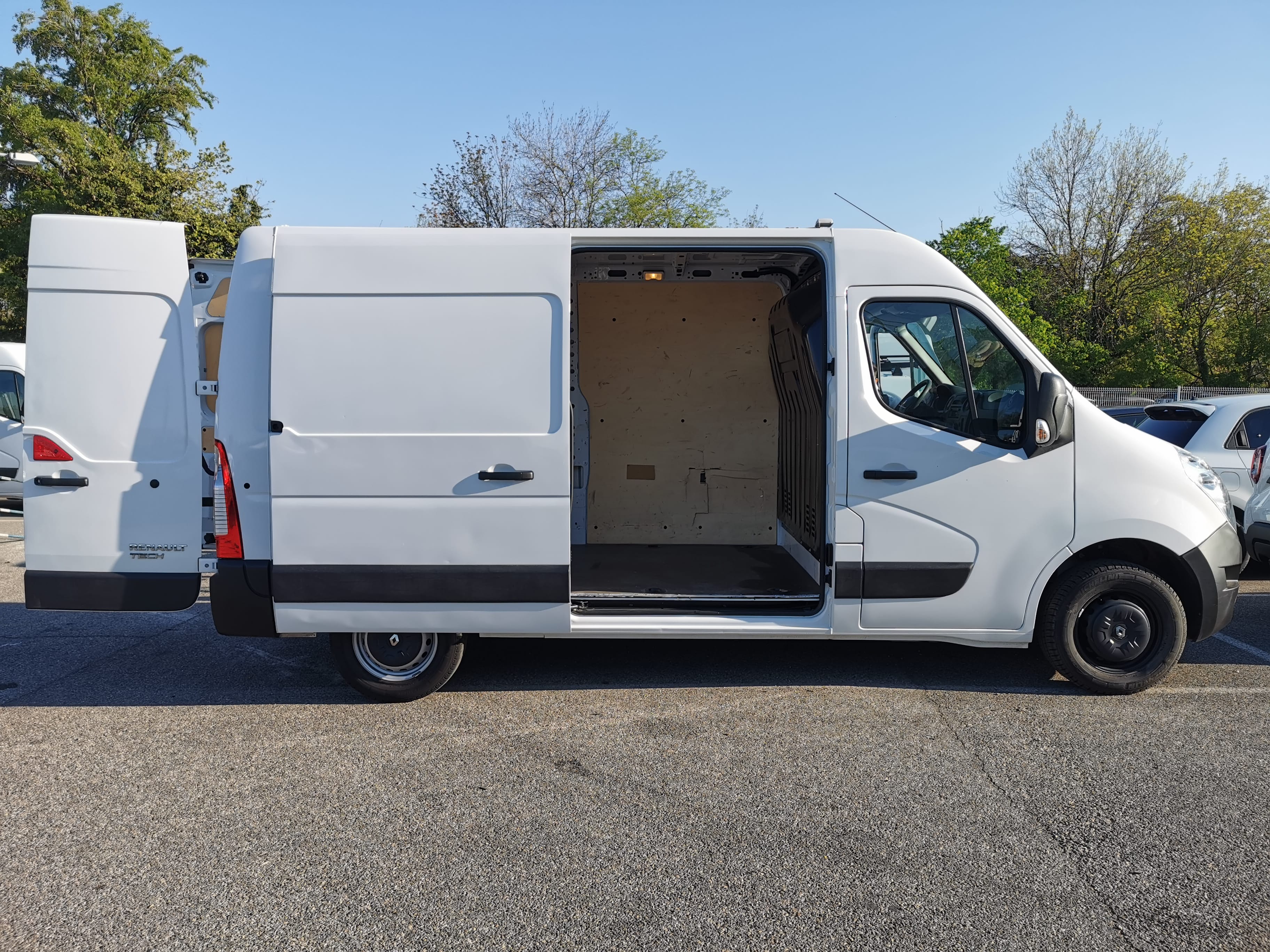 Renault Master L2H2 EY641WP avec Audio Bluetooth