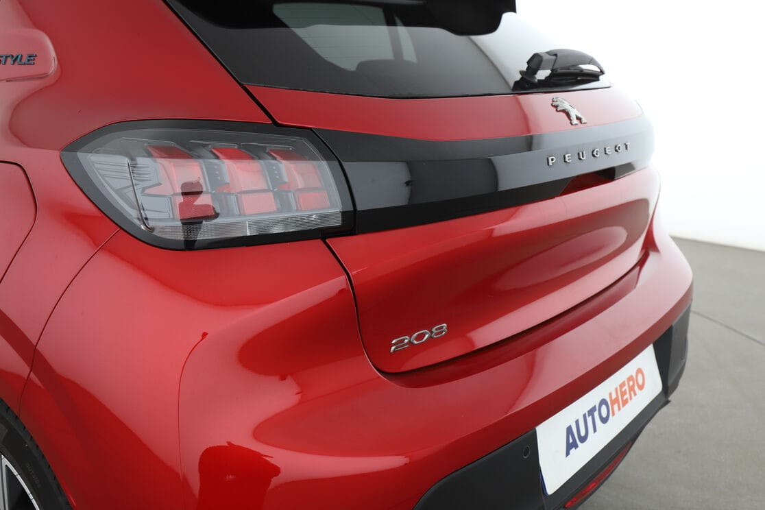 Peugeot 208 avec Dashcam