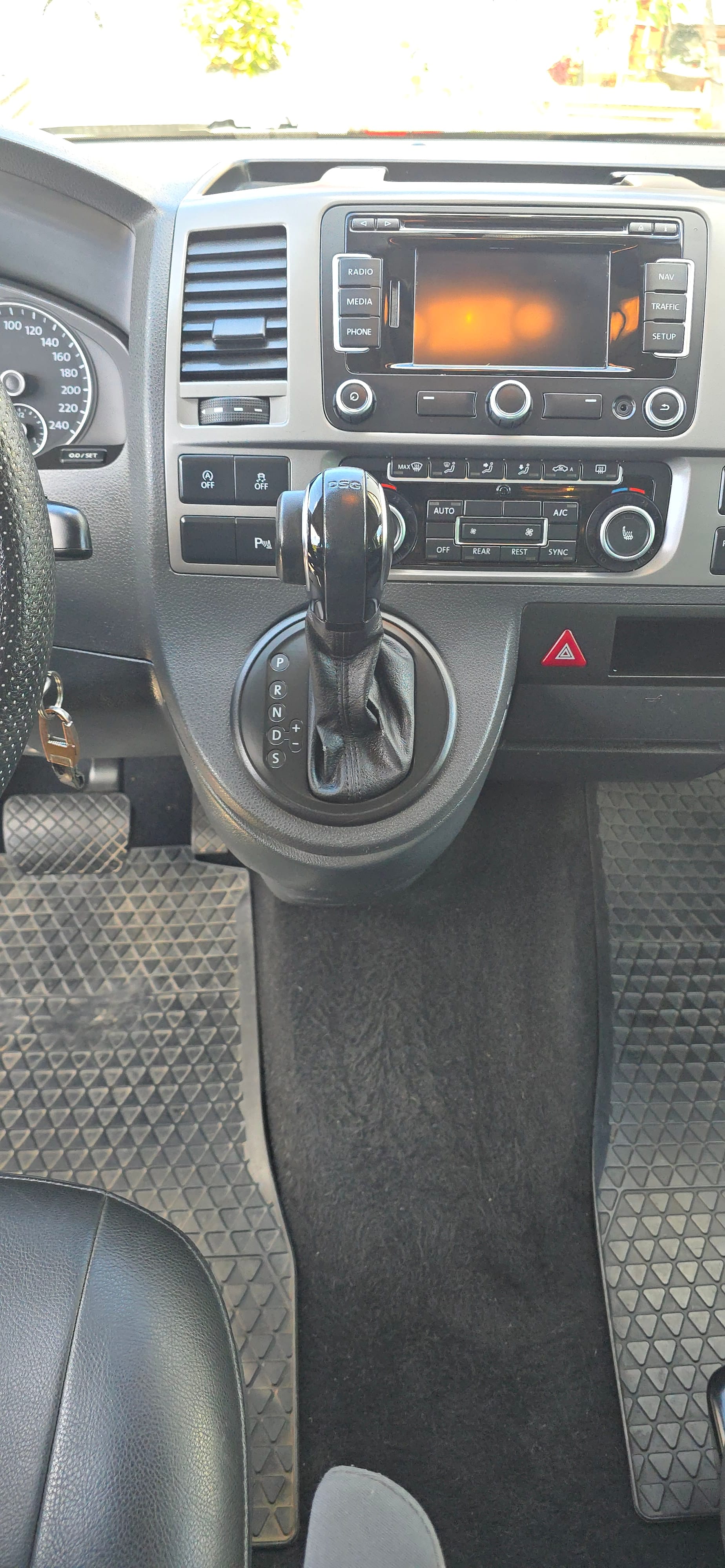 Volkswagen Caravelle 2.0 TDI 4 Motion DSG med Ryggekamera