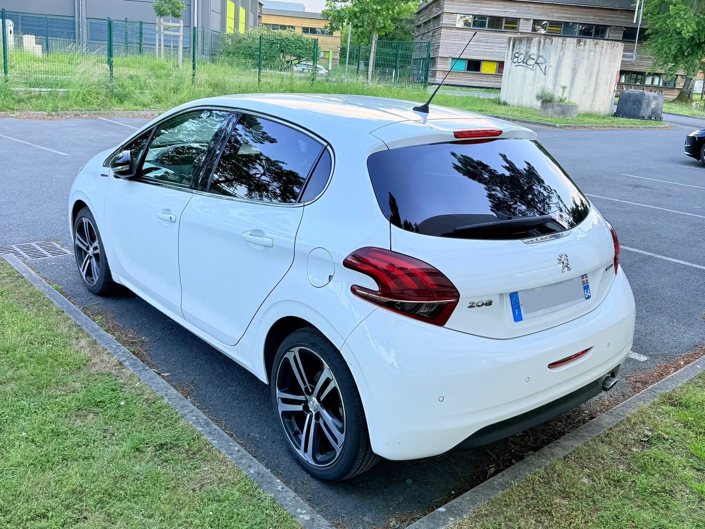 Peugeot 208 GT Line 110ch avec GPS
