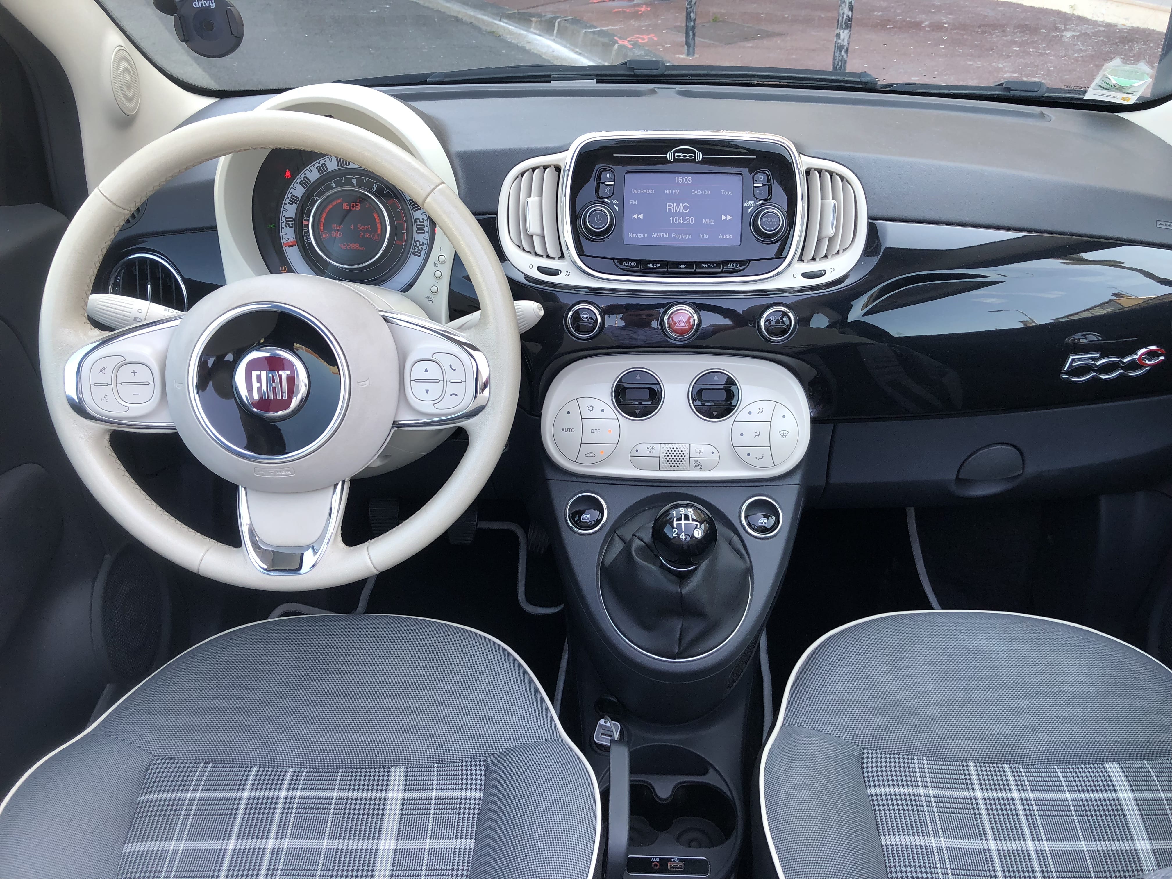 Fiat 500 C Gare ST-Jean  Louez Fiat 500 Cabriolet – Élégance, Maniabilité et Plaisir de Conduite !