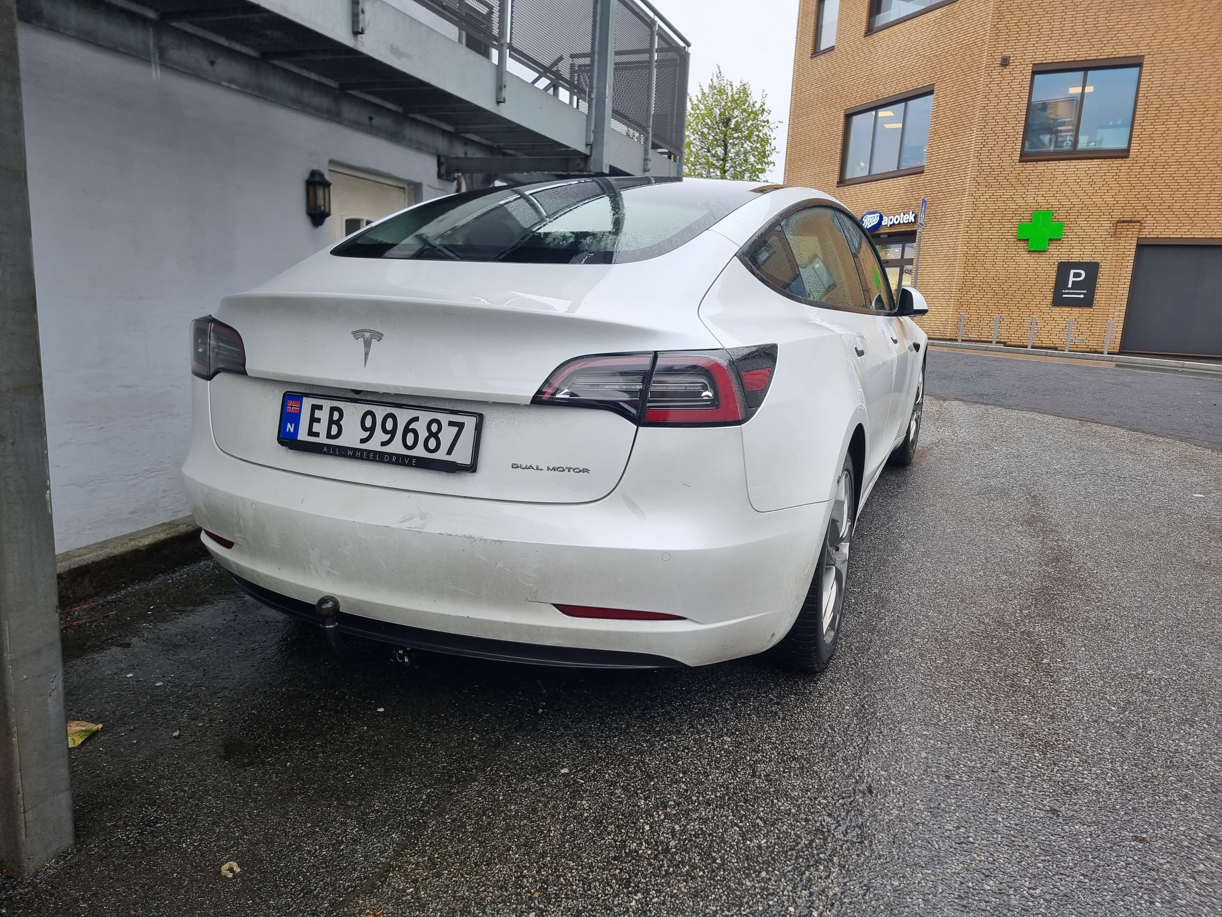 Tesla Model 3 med GPS
