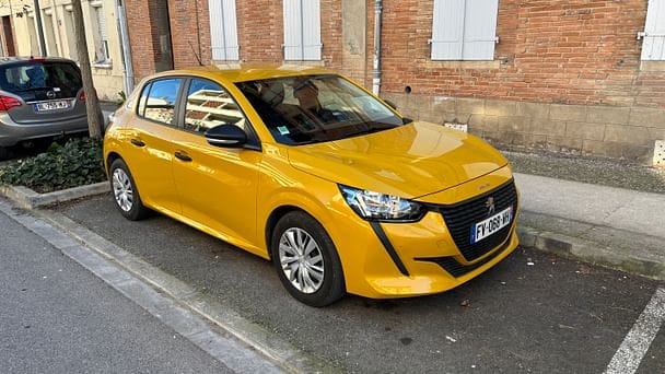 Peugeot 208 5 places -  GARE MONTAUBAN avec Climatisation
