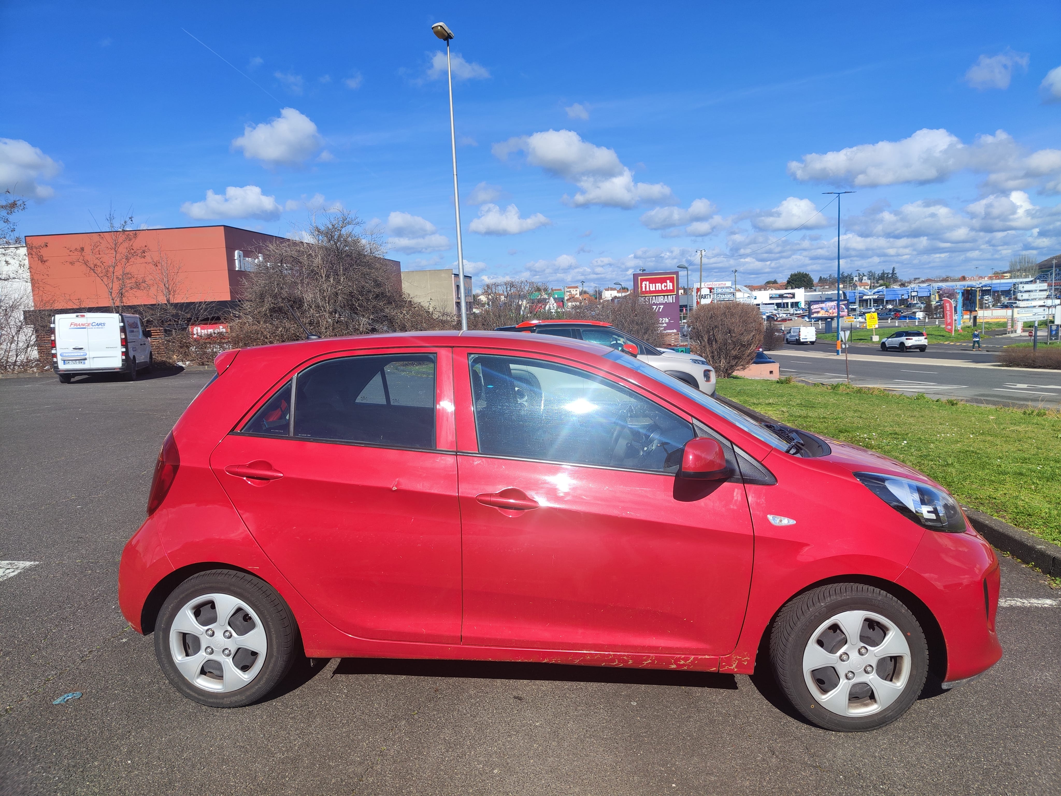 Kia Picanto Véhicule essence avec Pneus neige