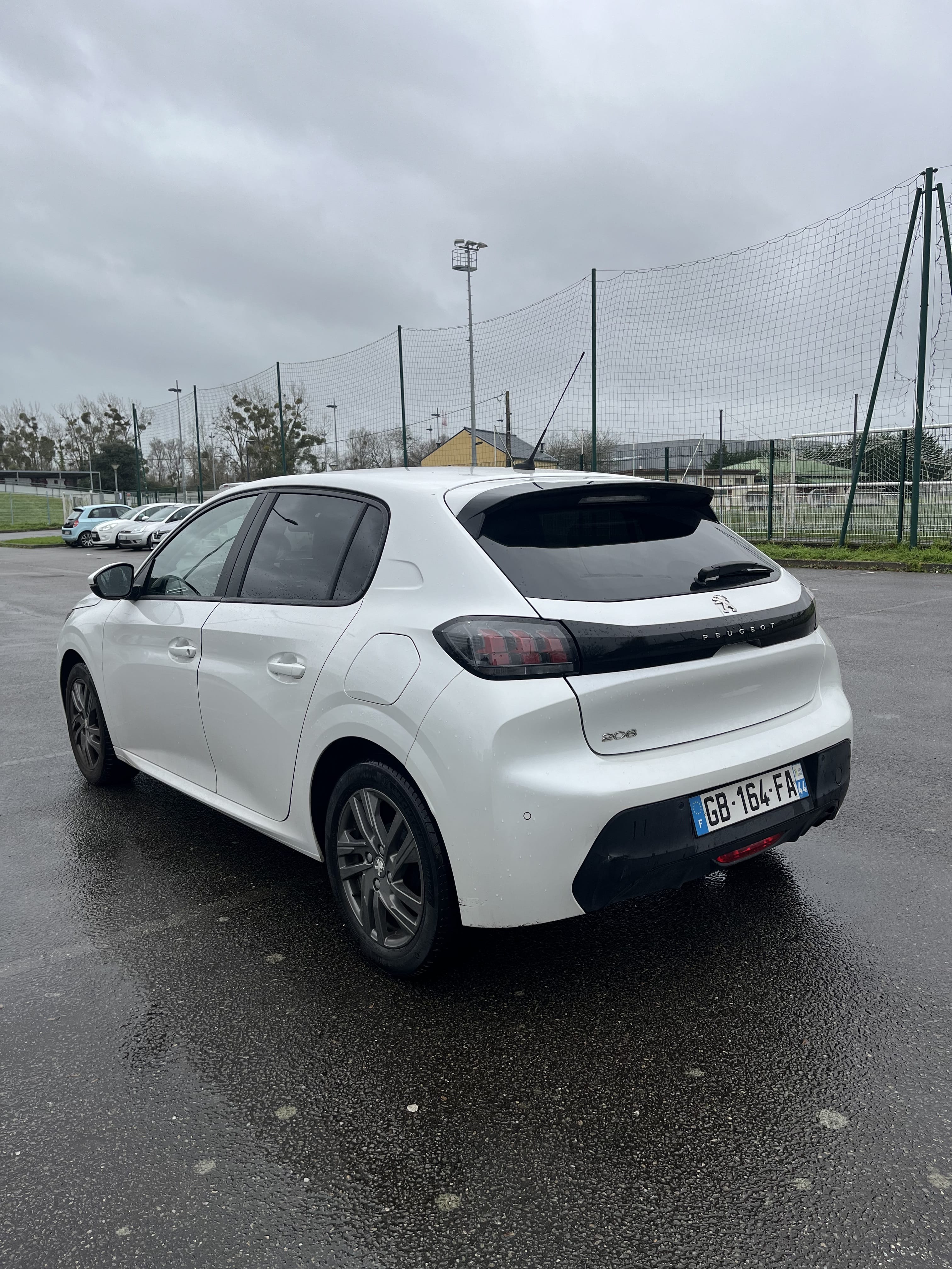 Peugeot 208 avec Apple CarPlay