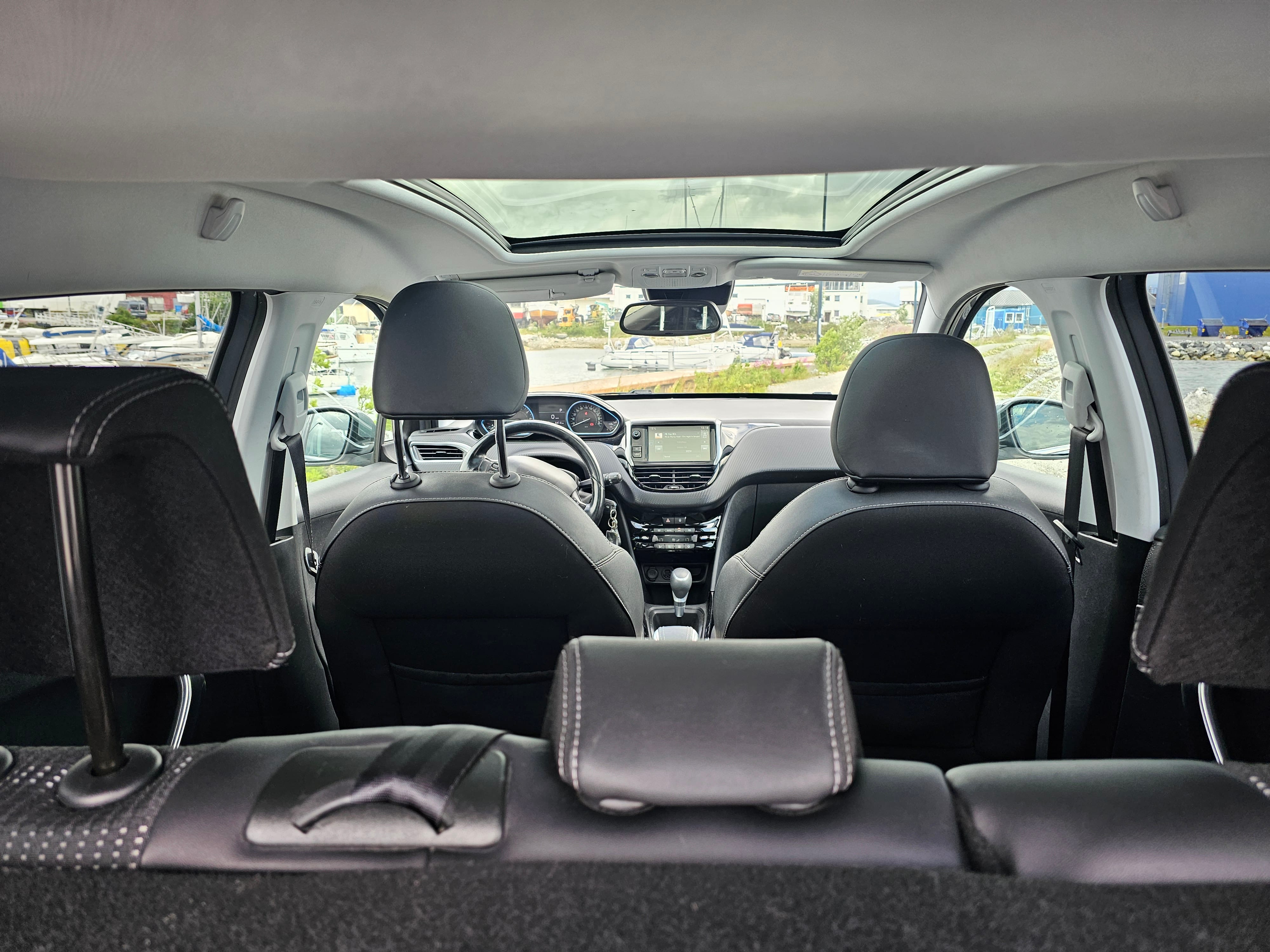 Peugeot 2008 Allure 1.2 PureTech 110 Hk Aut. mit Bluetooth-Audio
