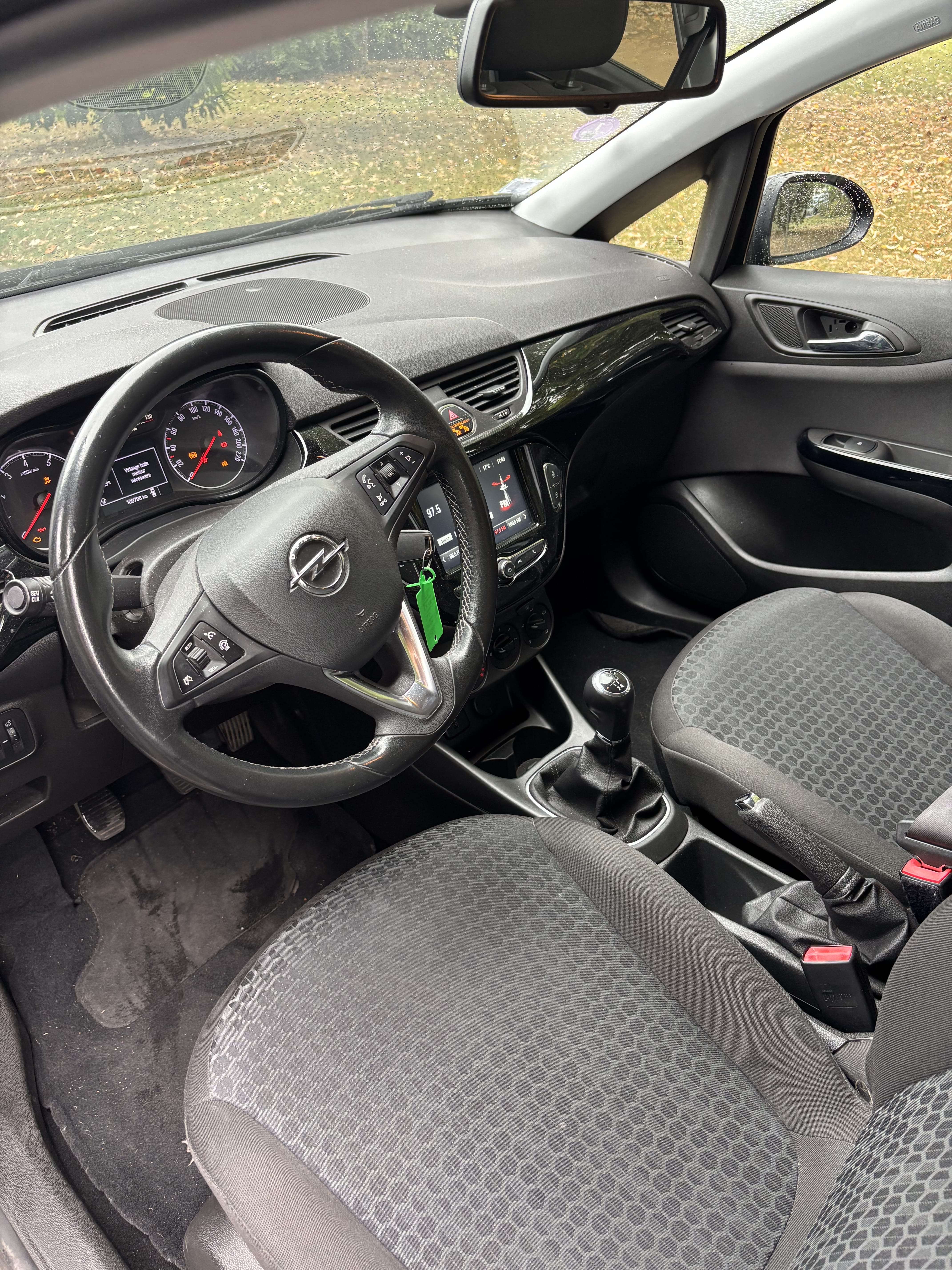 Opel Corsa avec Siège bébé