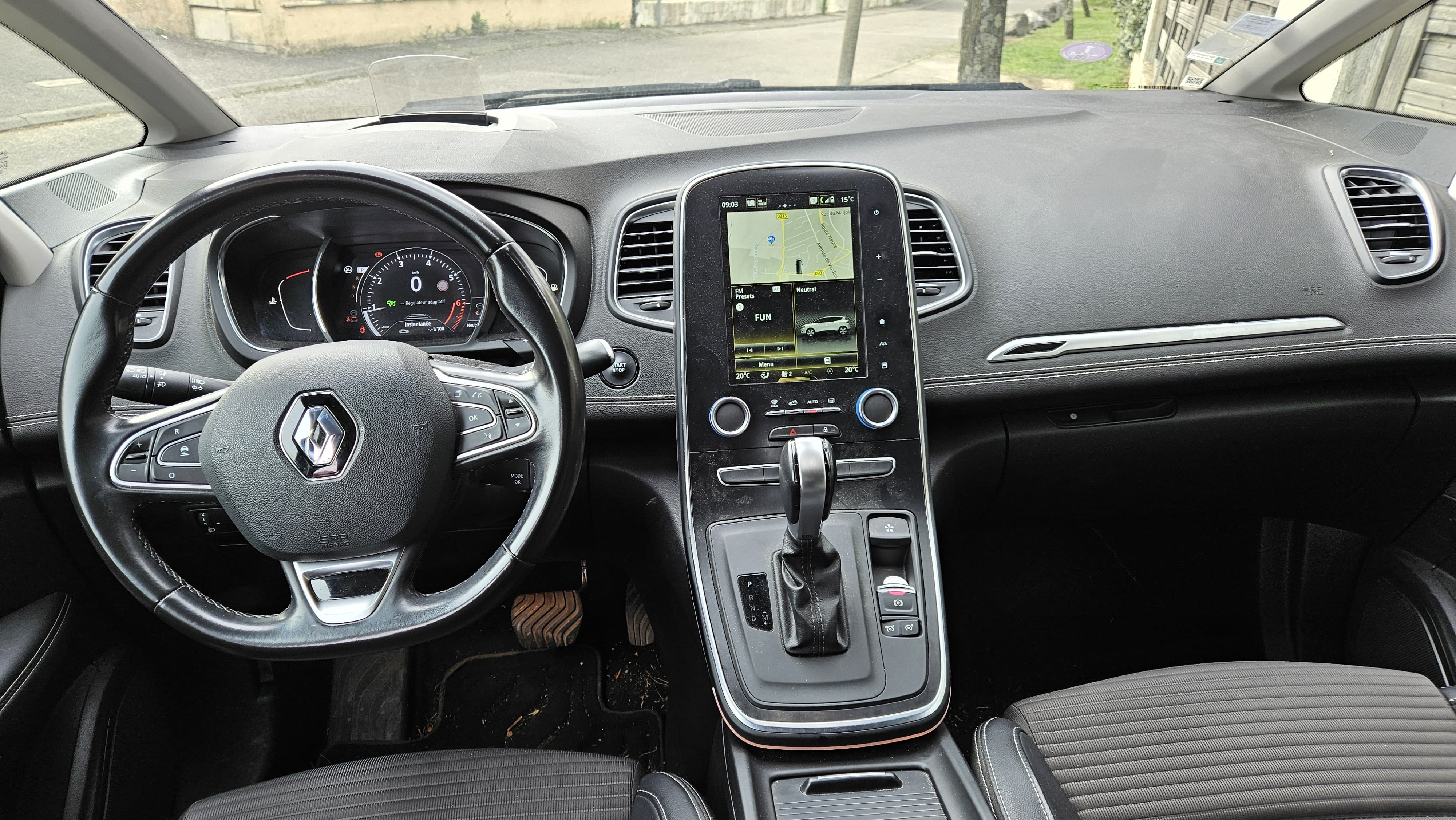 Renault Scenic Essence avec Régulateur de vitesse