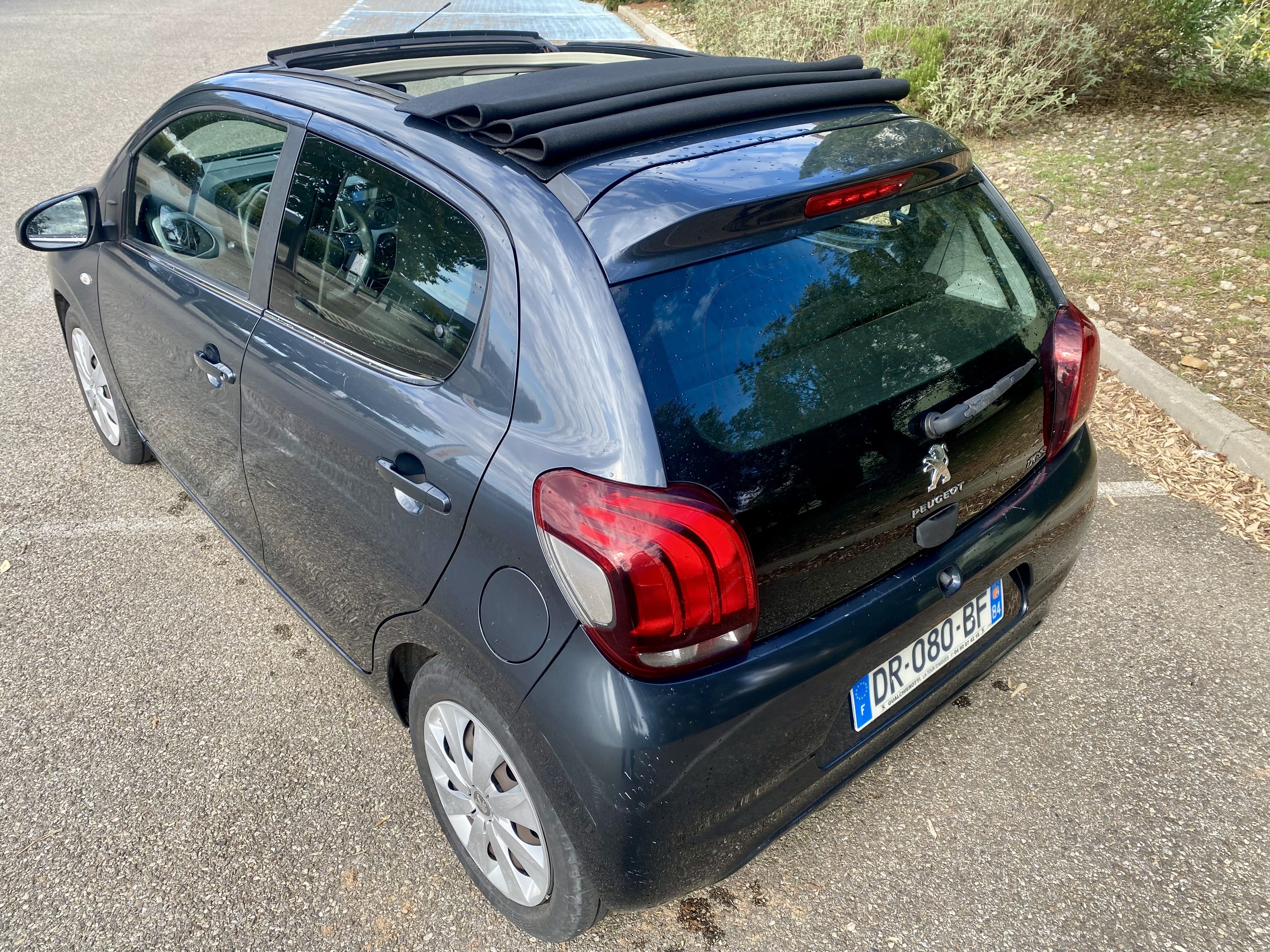 Peugeot 108 Aéroport + toit ouvrant. avec Siège bébé