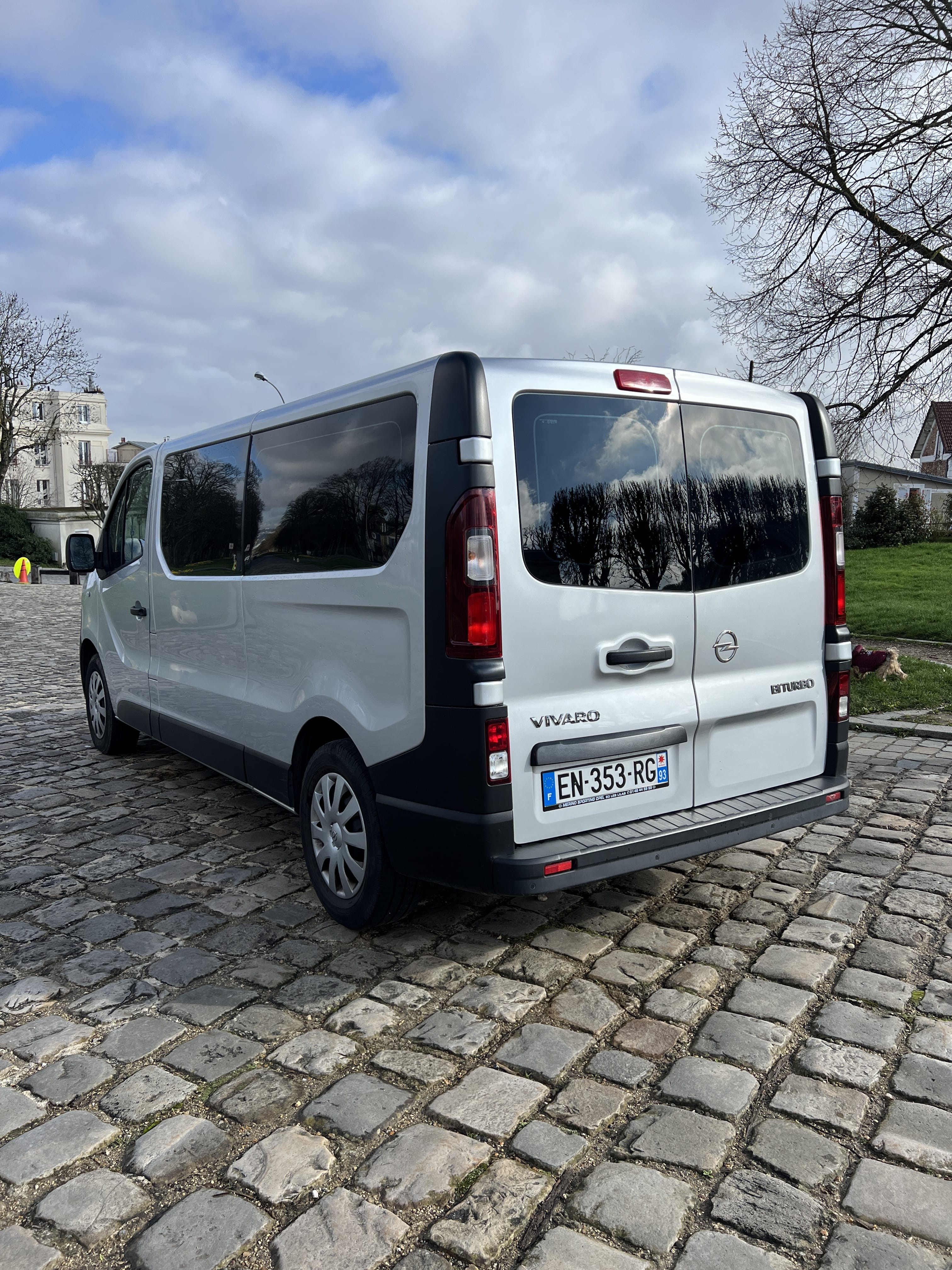 Opel Vivaro Combi avec Climatisation