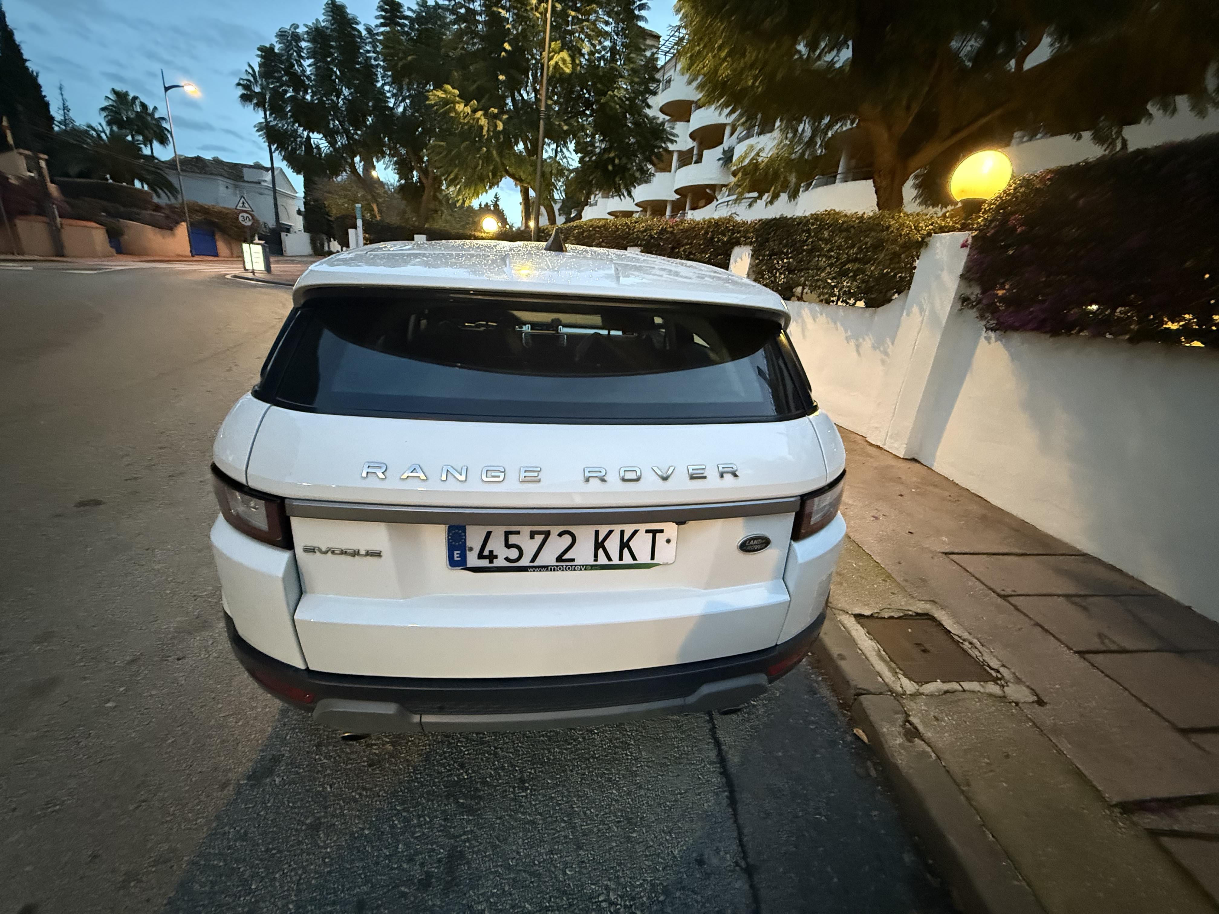 Land-Rover Range Rover Evoque