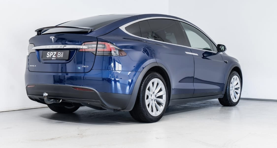 Tesla Model X med GPS