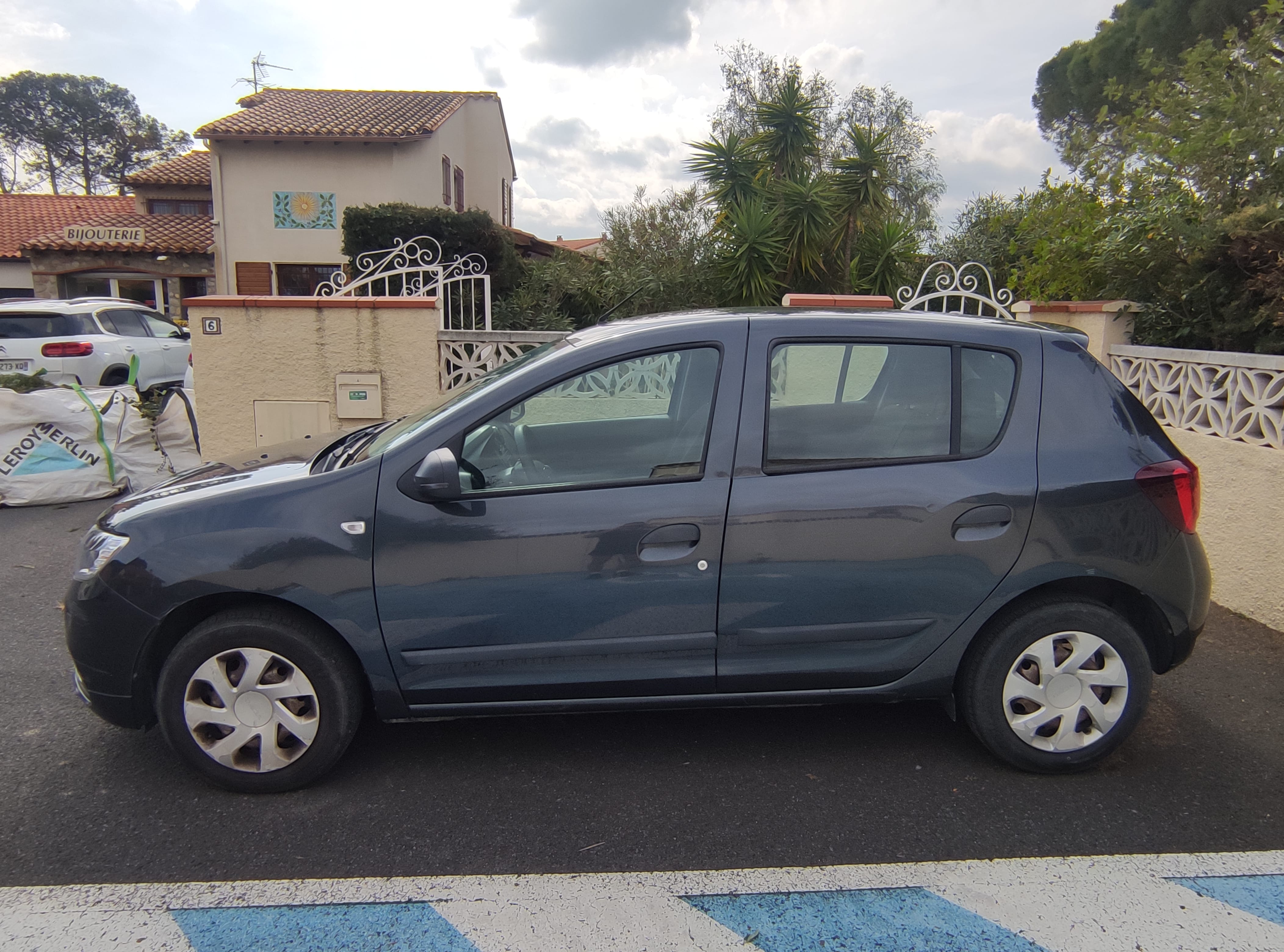 Dacia Sandero with Bluetooth audio