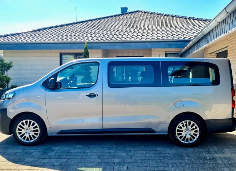Opel Vivaro Combi avec Climatisation
