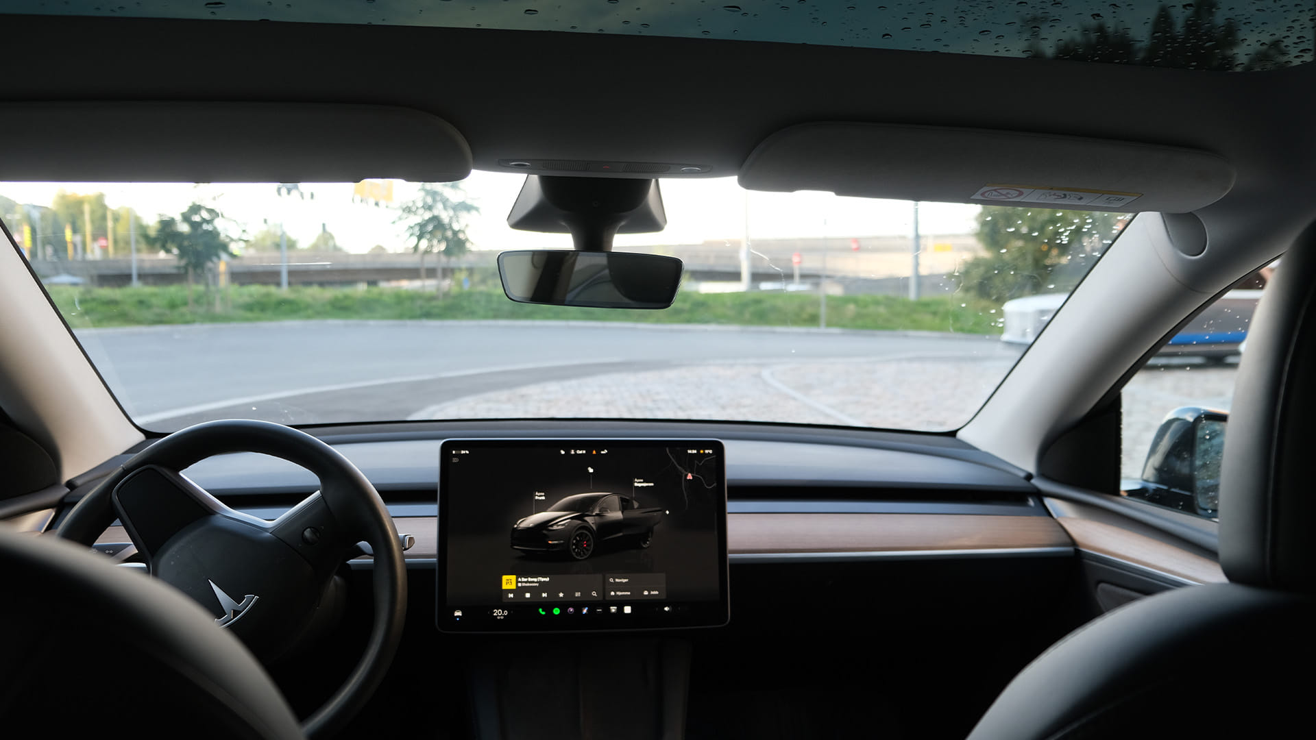 Tesla Model Y Performance med Cruisekontroll
