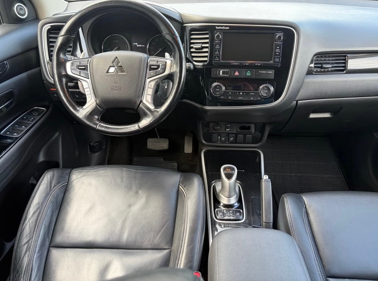 Mitsubishi Outlander PHEV SE med Cruisekontroll