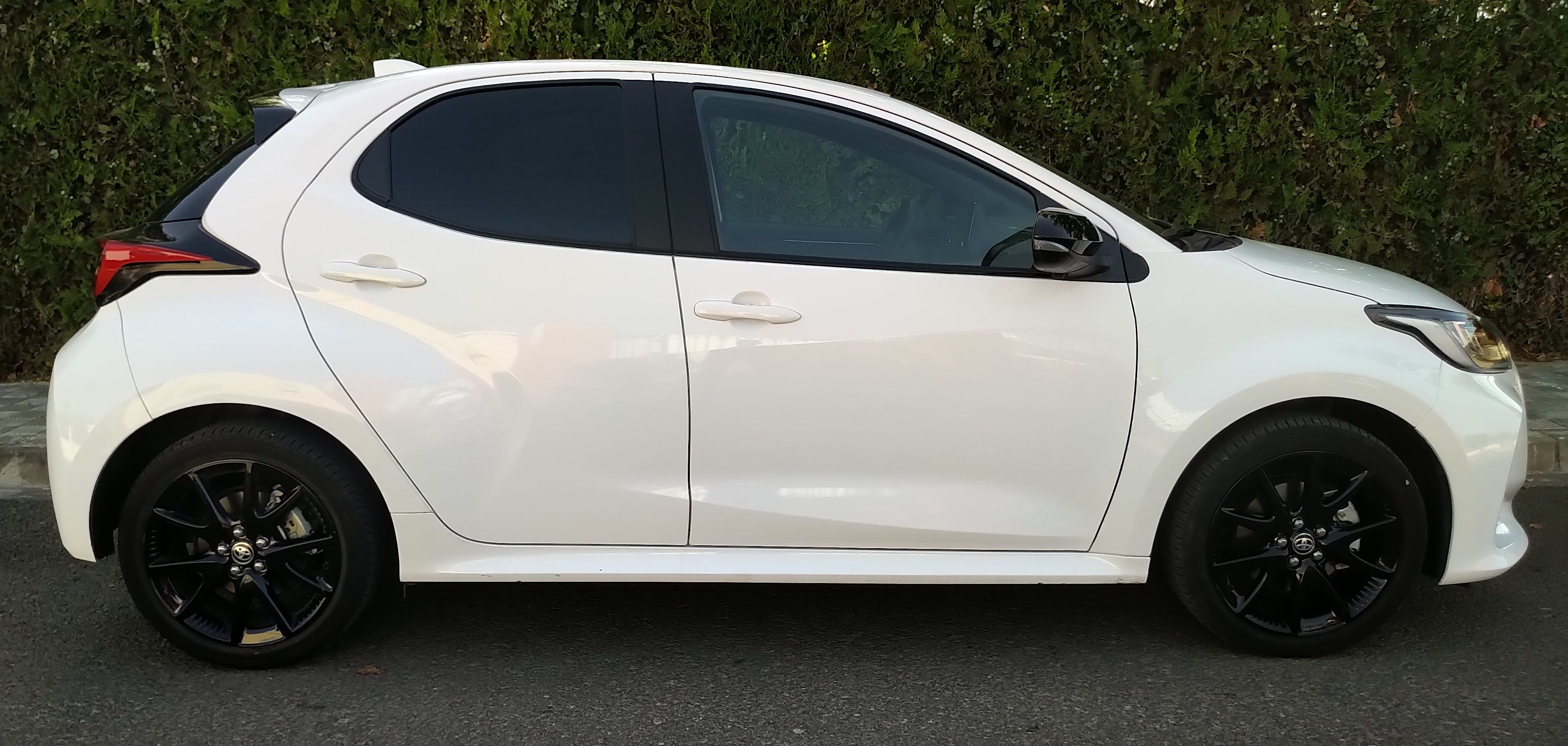 Toyota Yaris Híbrido 1.5 con Aire acondicionado