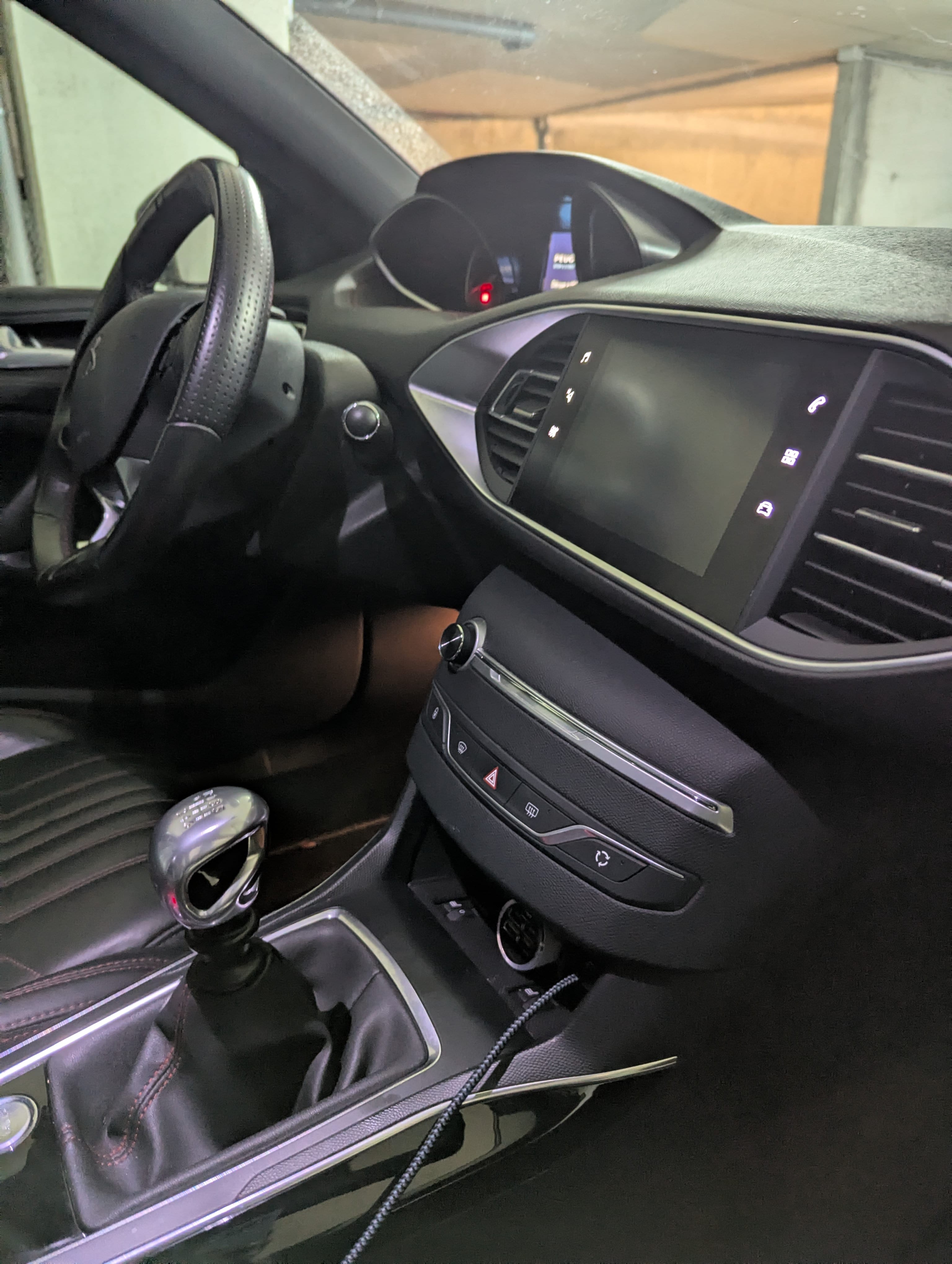 Peugeot 308 GT avec Porte-skis