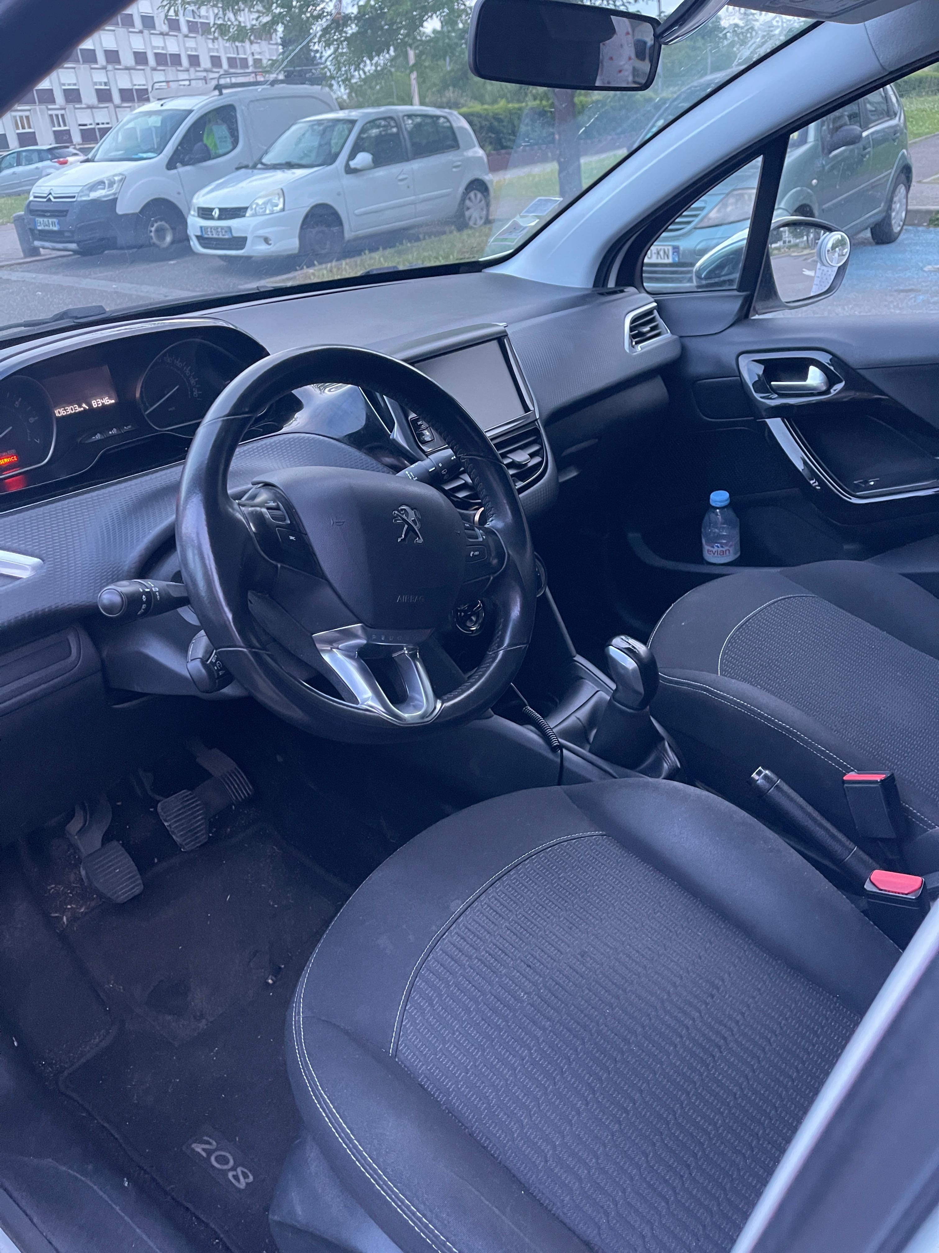 Peugeot 208 avec Régulateur de vitesse