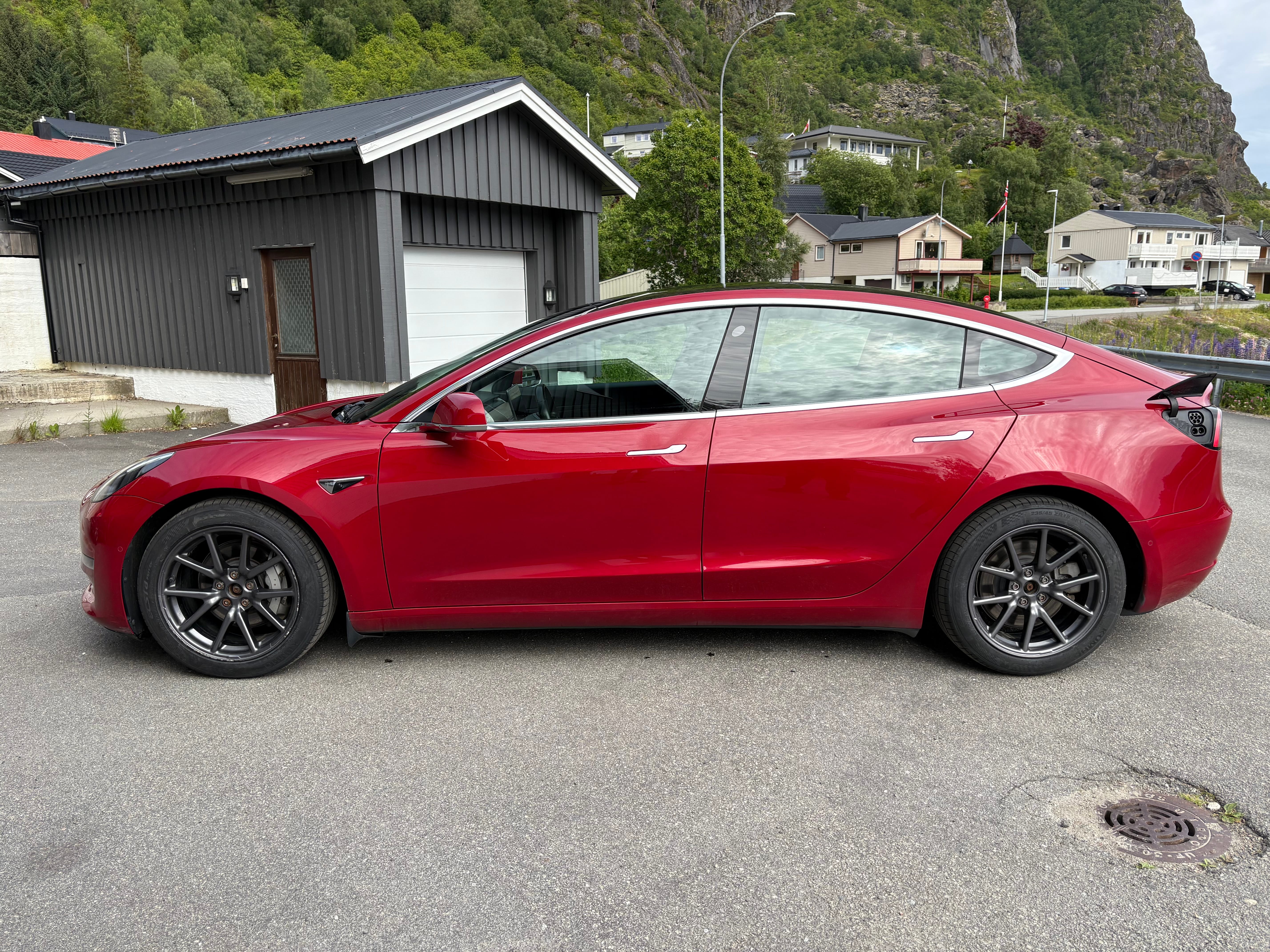 Tesla Model 3 Long Range with Air conditioning