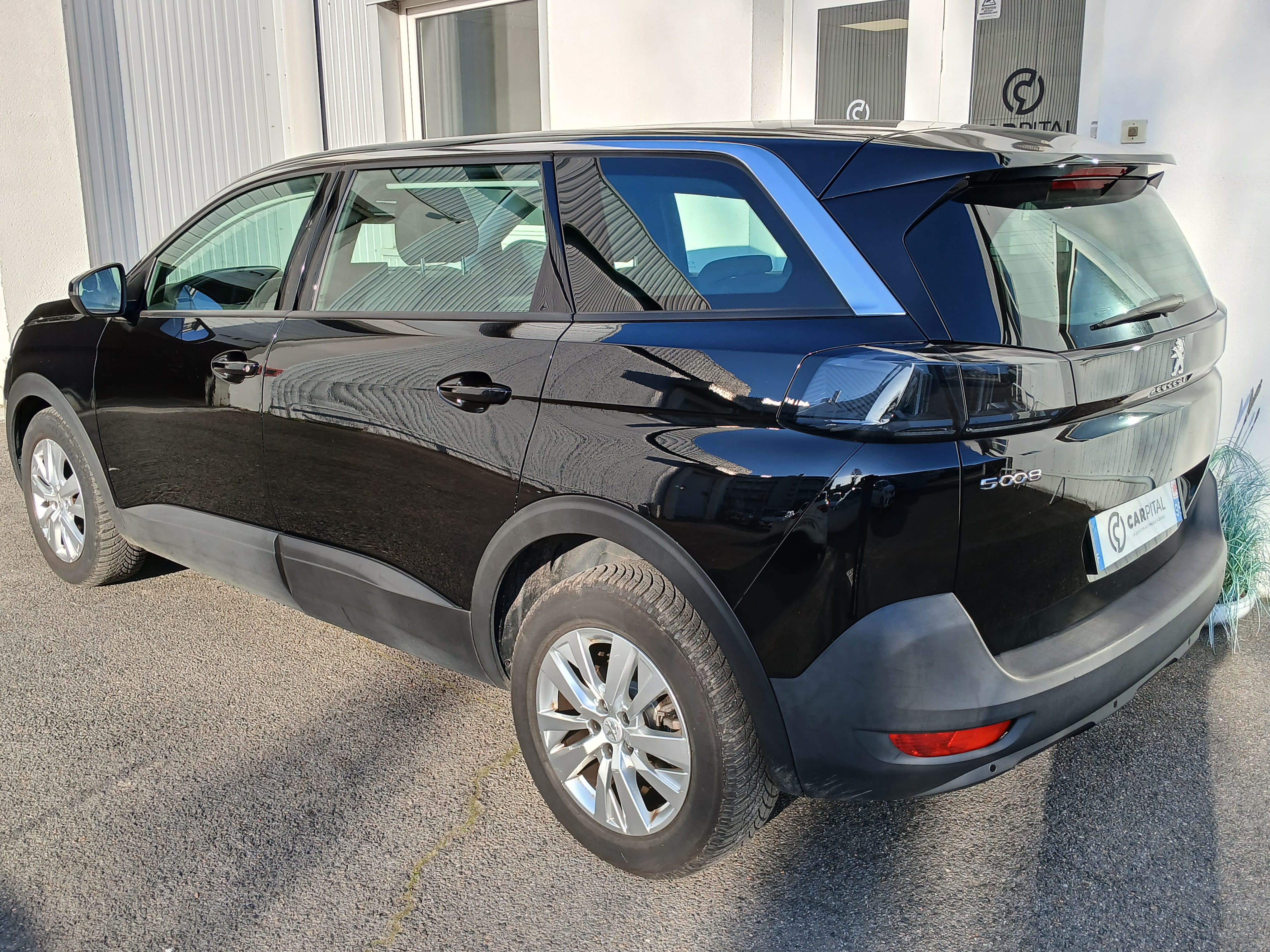 Peugeot 5008 avec GPS
