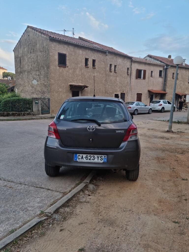 Toyota Yaris avec Siège bébé