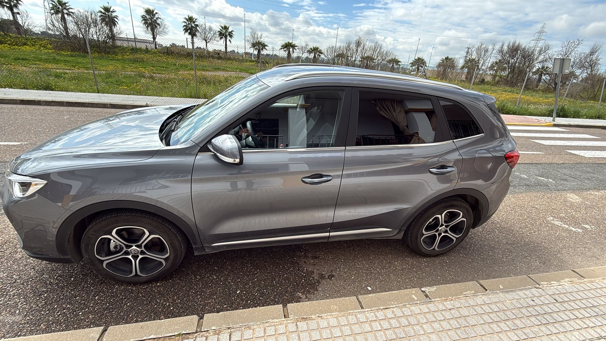 MG ZS Hybrid+ con Aire acondicionado