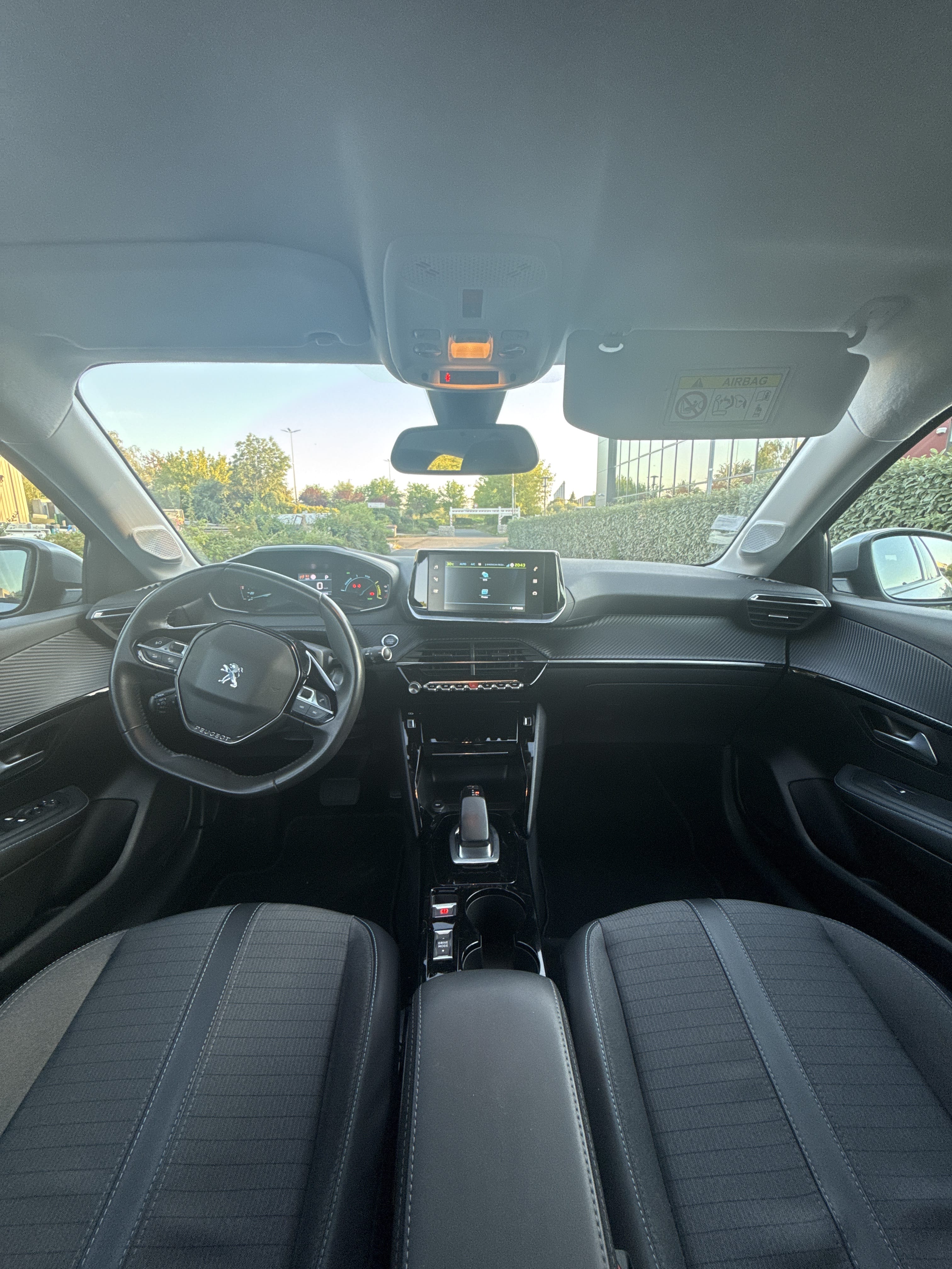 Peugeot e-208 Allure (100% électrique) mit Tempomat